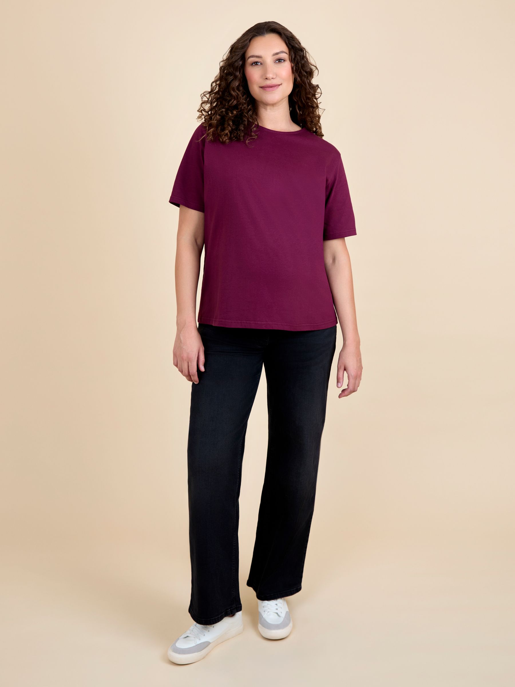 Red Oversized Boyfriend Maternity T-Shirt - Image 4 of 4