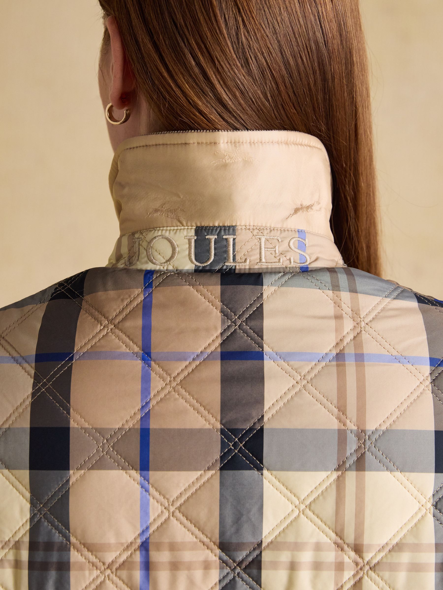 Harrogate Beige Check Showerproof Diamond Quilted Barn Jacket - Image 14 of 17
