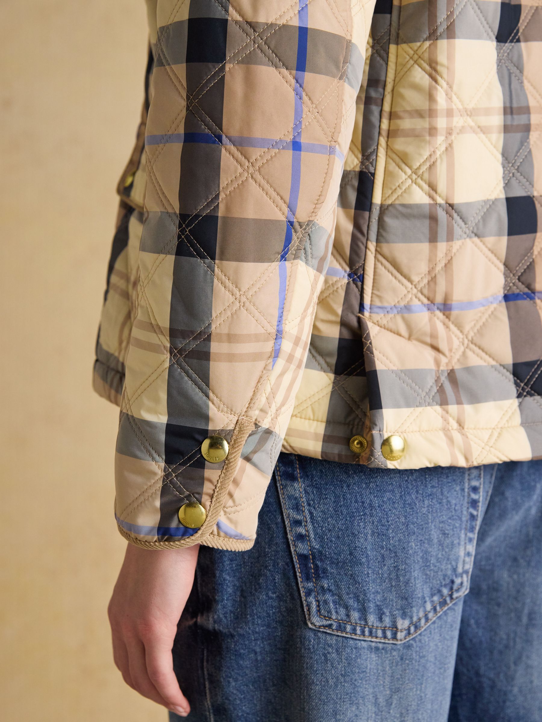 Harrogate Beige Check Showerproof Diamond Quilted Barn Jacket - Image 16 of 17