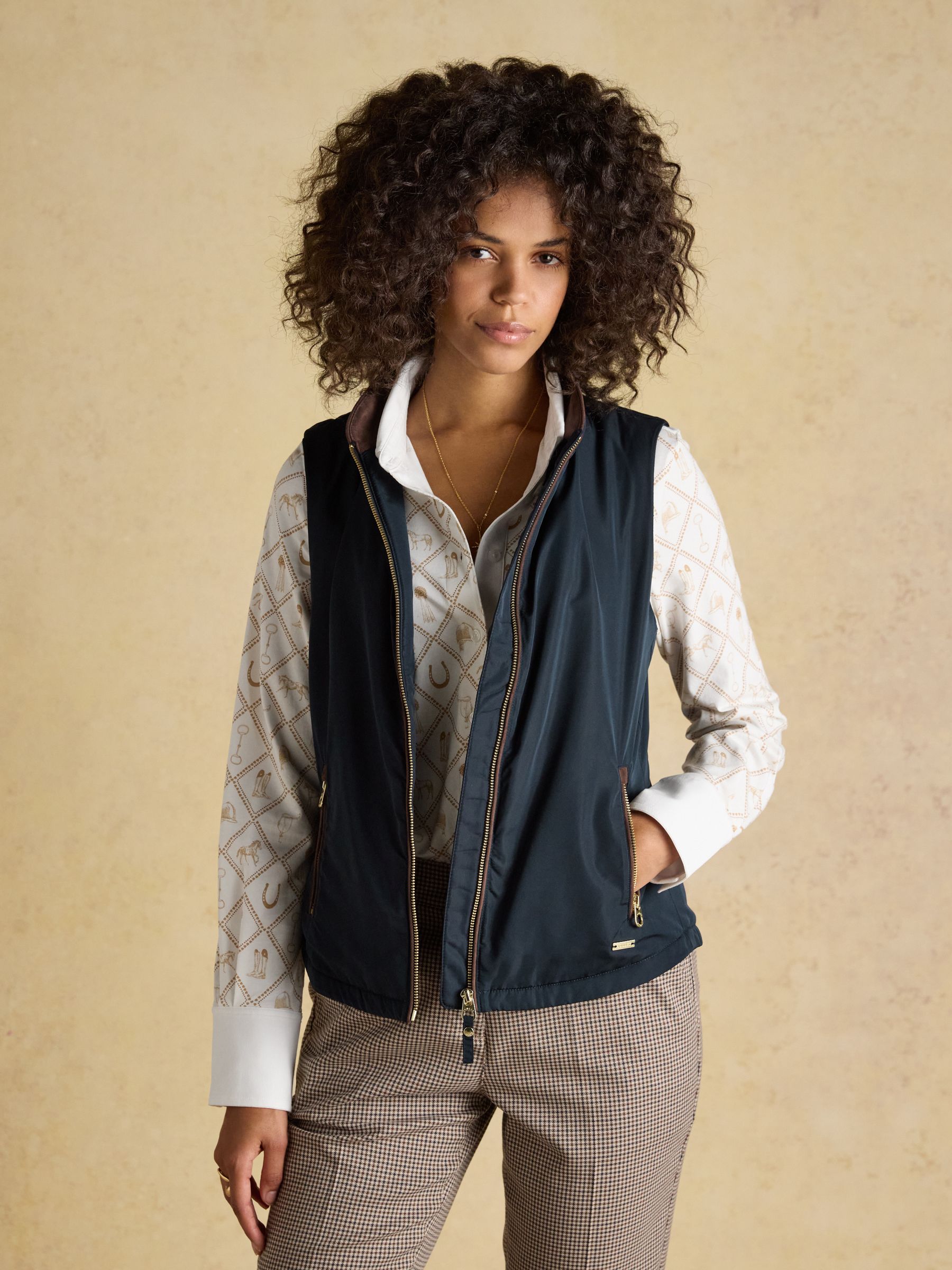 Farnham Navy Blue Fleece Lined Lightweight Gilet - Image 6 of 12