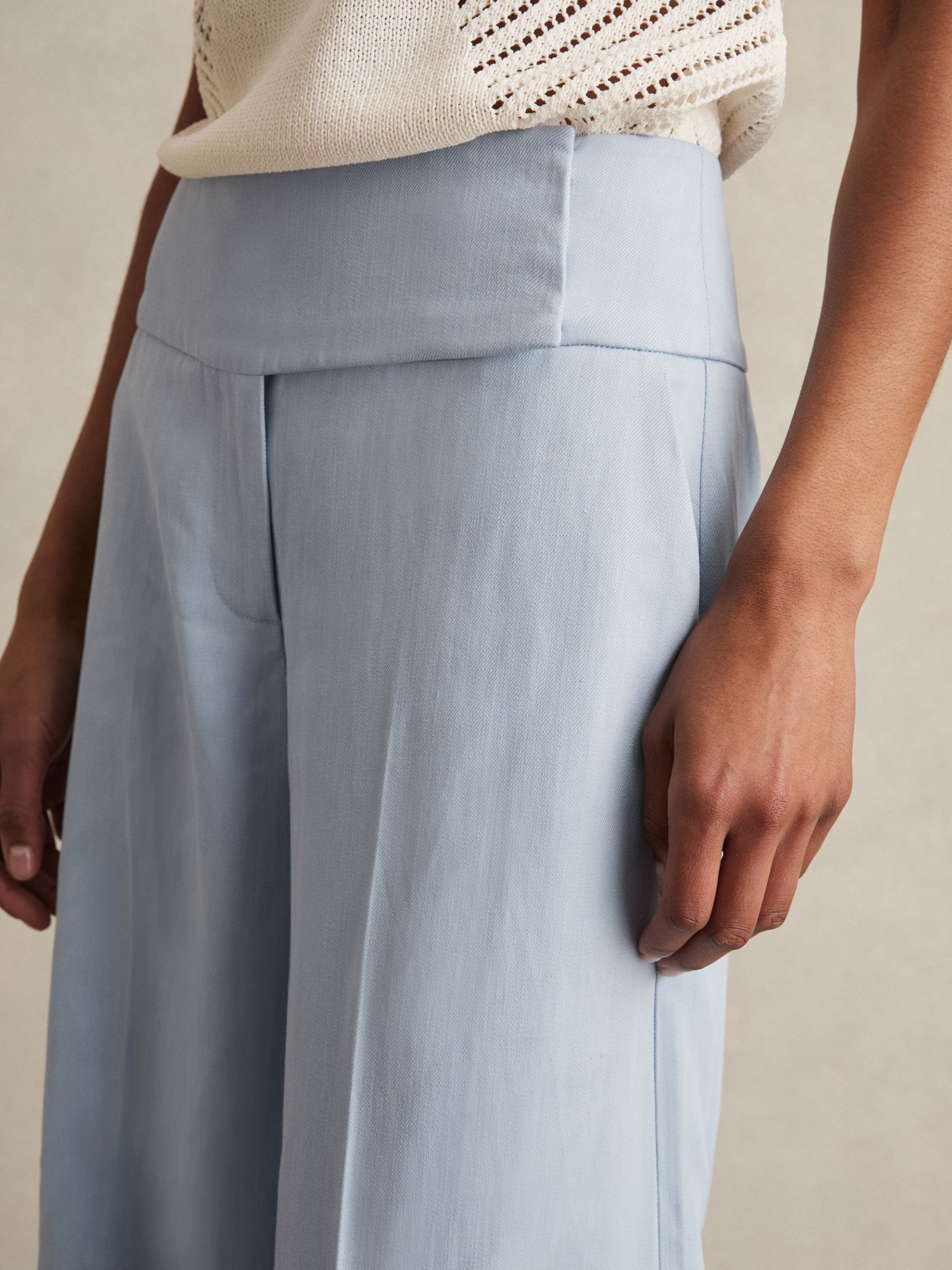 Lyocell-Linen Wide-Leg Trousers in Blue - Image 3 of 5