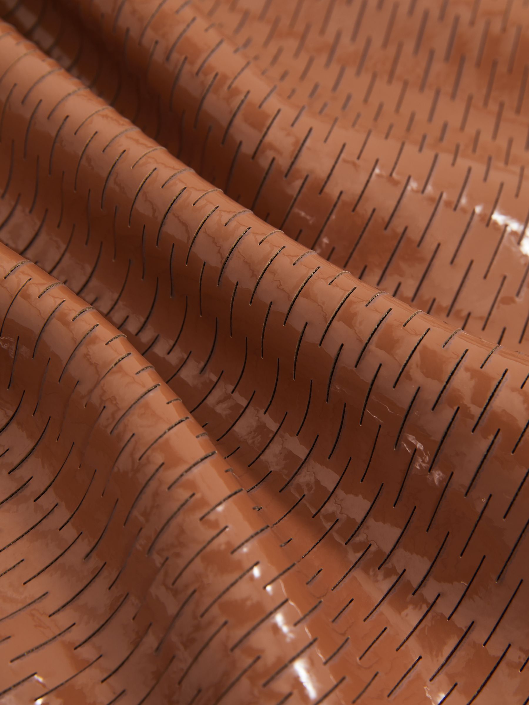 【海外限定】REISSスカート☆Raye Atelier Laser-Cut Pencil Ski Reiss Atelier Laser-Cut Pencil Skirt in Tan - REISS