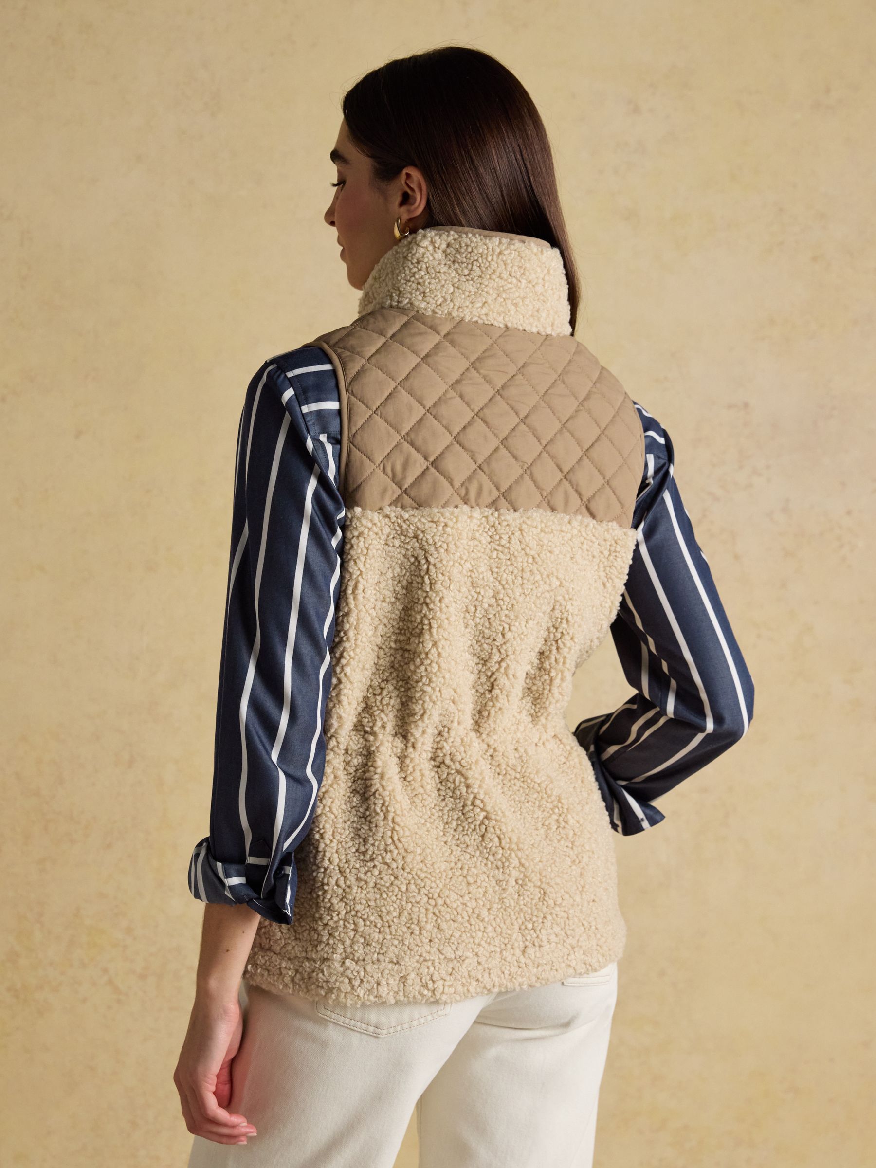 Tadworth Cream Fleece Gilet - Image 4 of 10