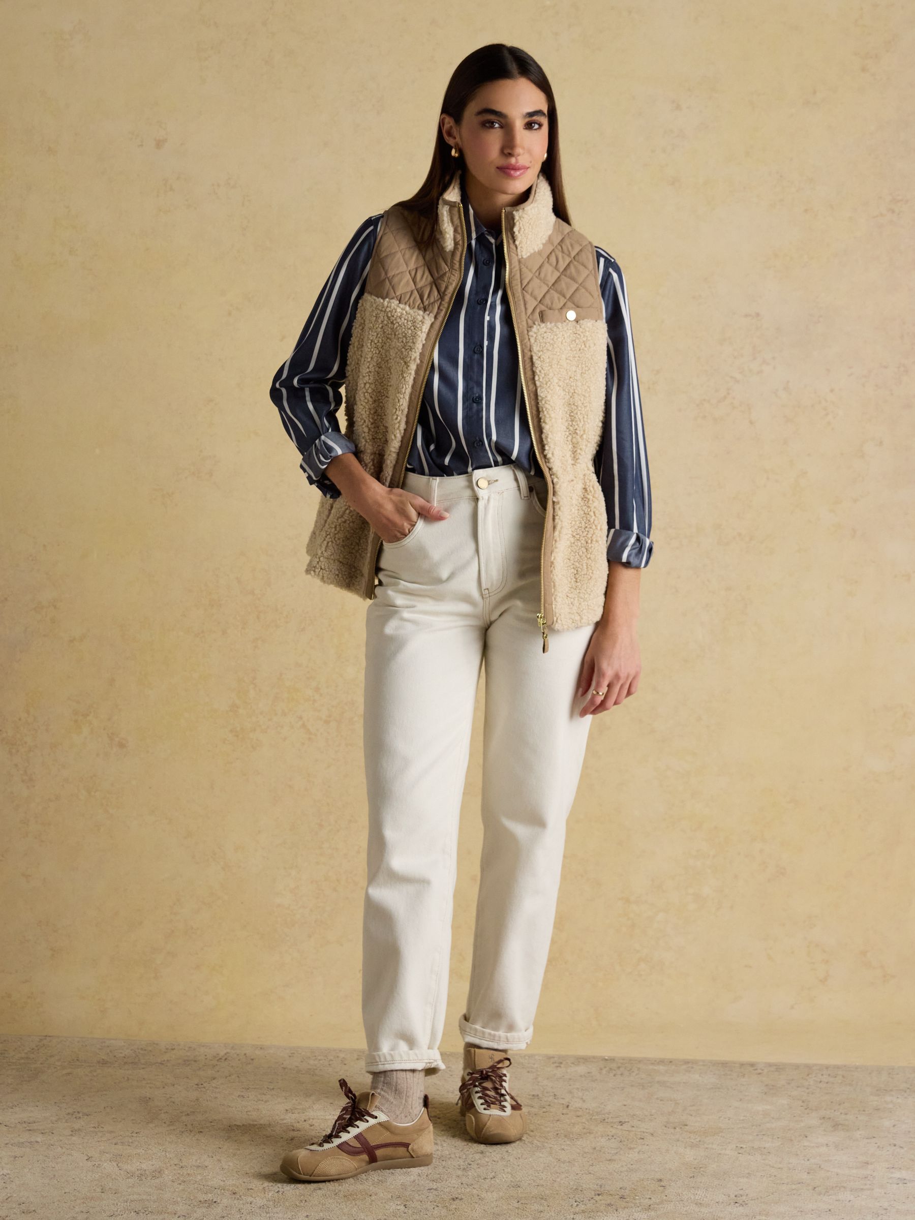 Tadworth Cream Fleece Gilet - Image 5 of 10