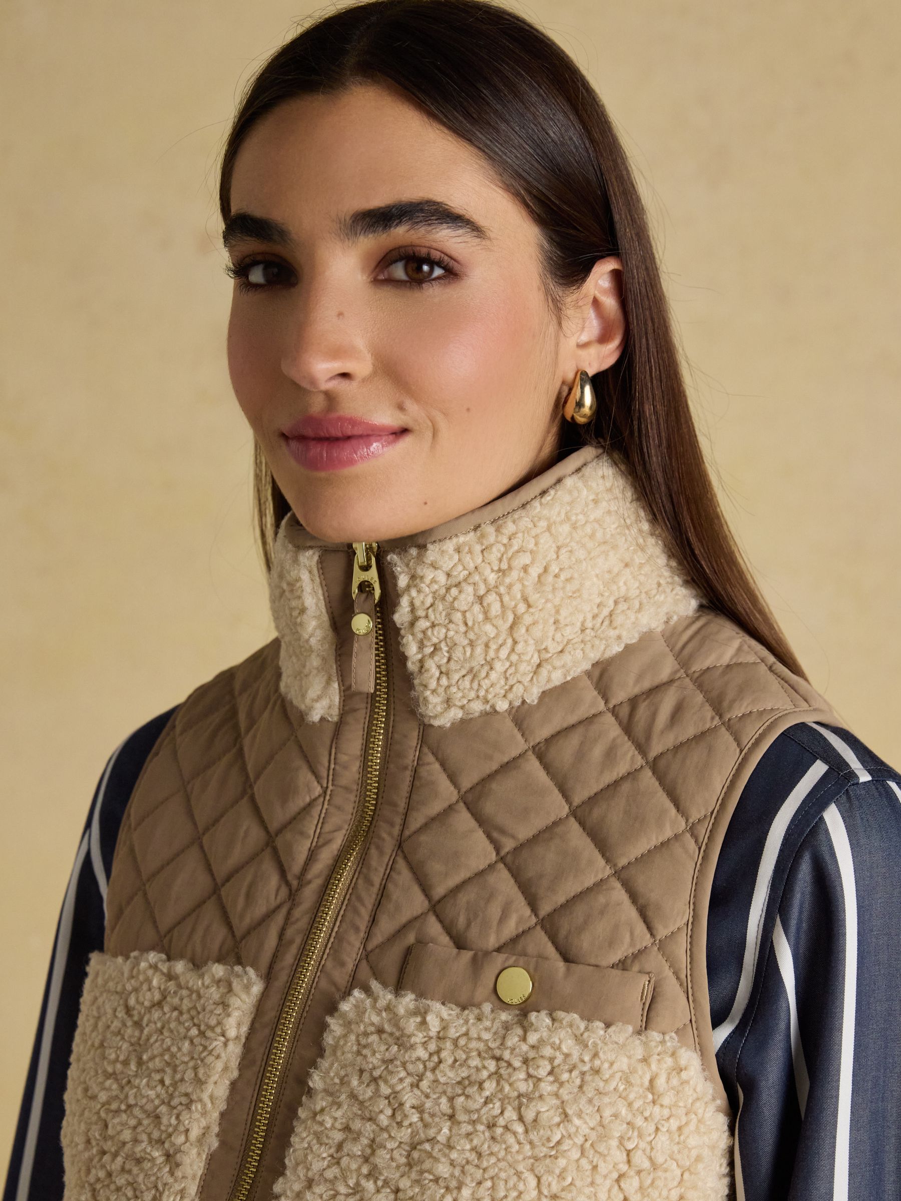 Tadworth Cream Fleece Gilet - Image 6 of 10