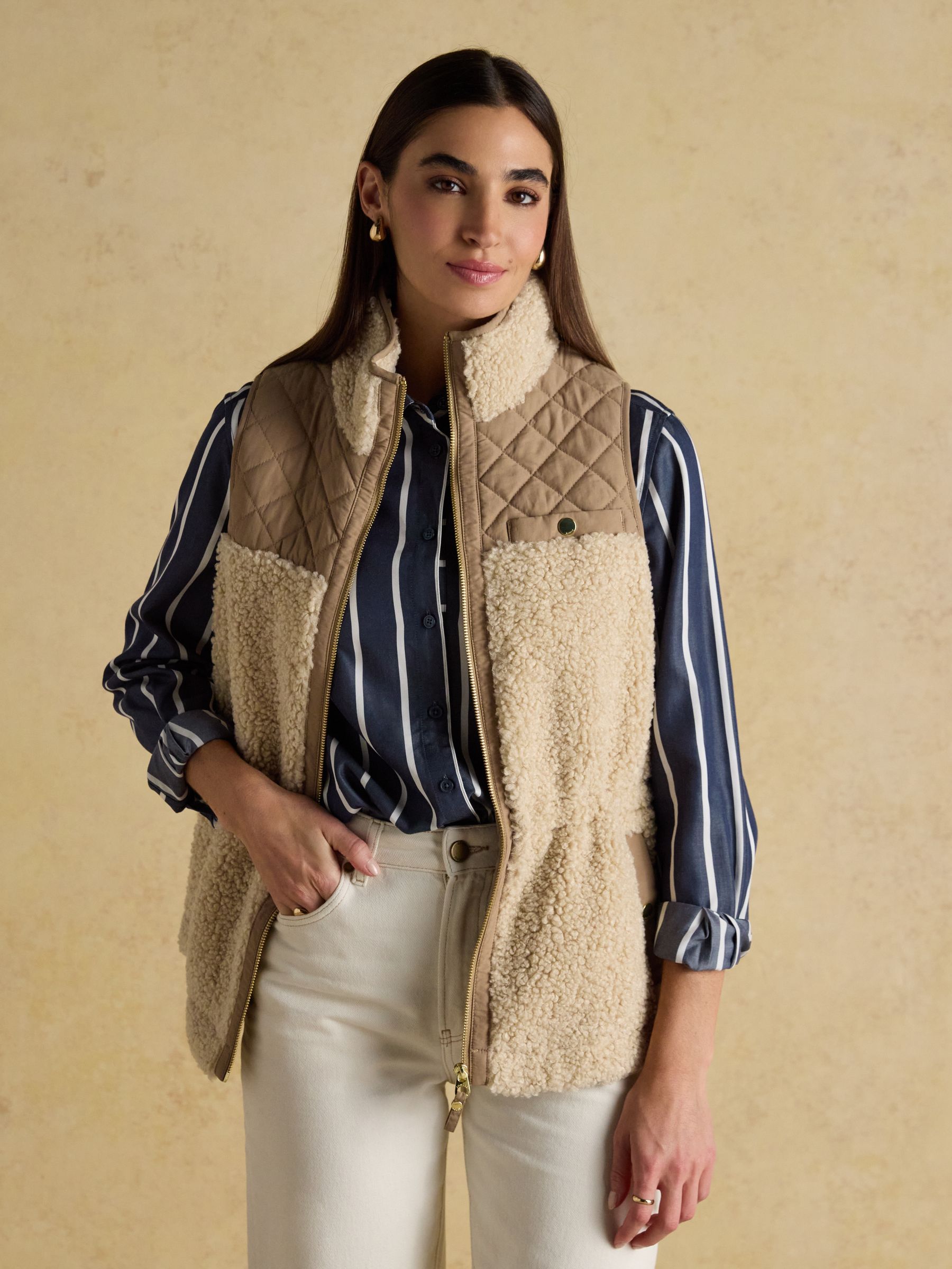 Tadworth Cream Fleece Gilet - Image 7 of 10