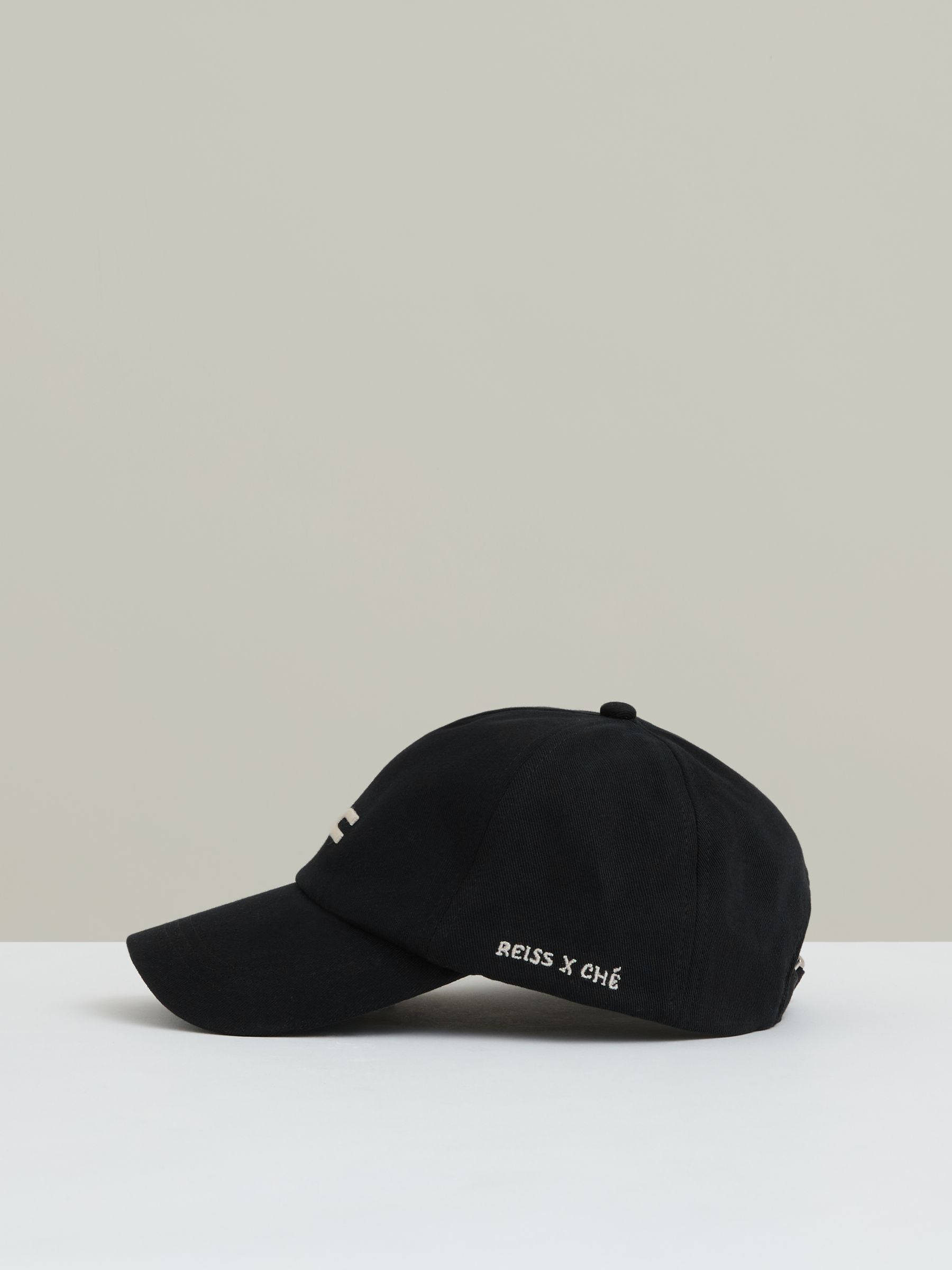 Reiss | Ché Logo-Embroidered Cap in Black - Image 3 of 5