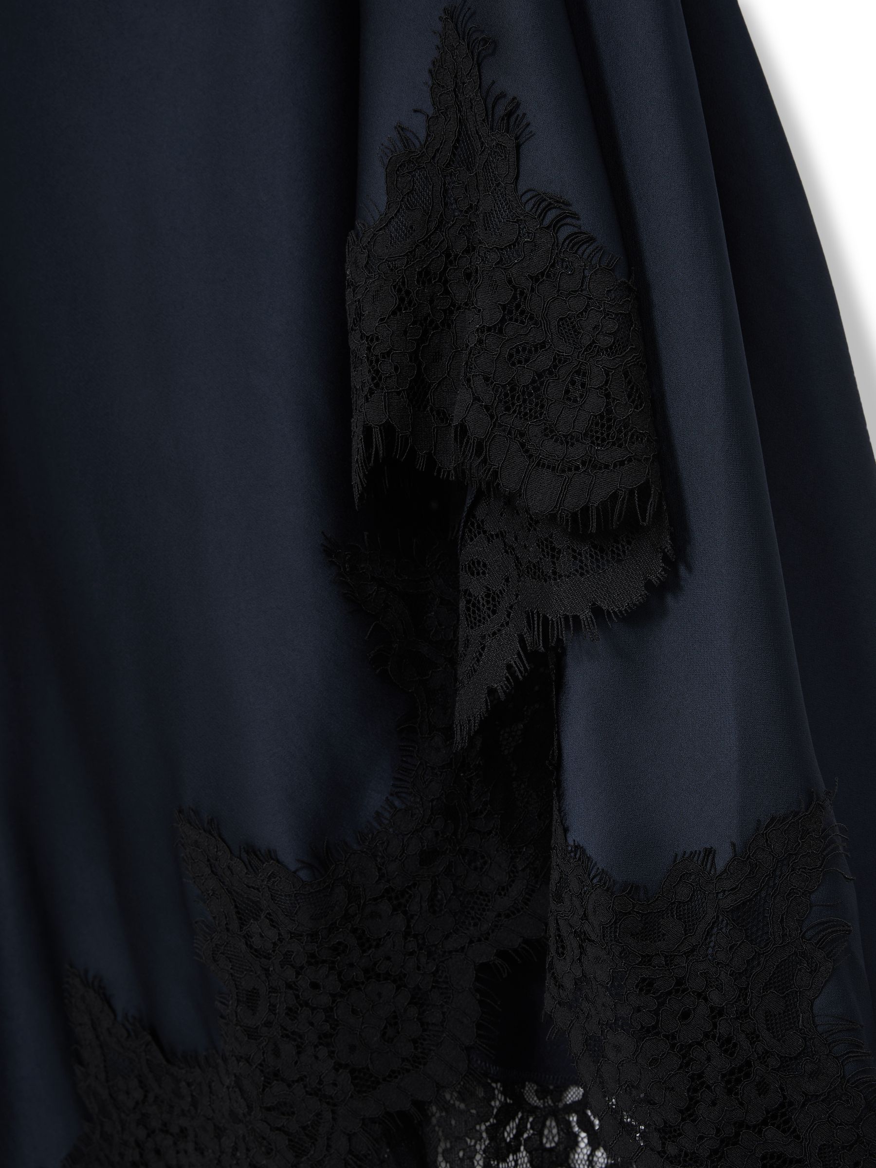 【海外限定】REISSドレス☆Anais Satin Drape Lace-Trim Midi Dr Reiss Satin Drape Lace-Trim Dress in Navy | REISS