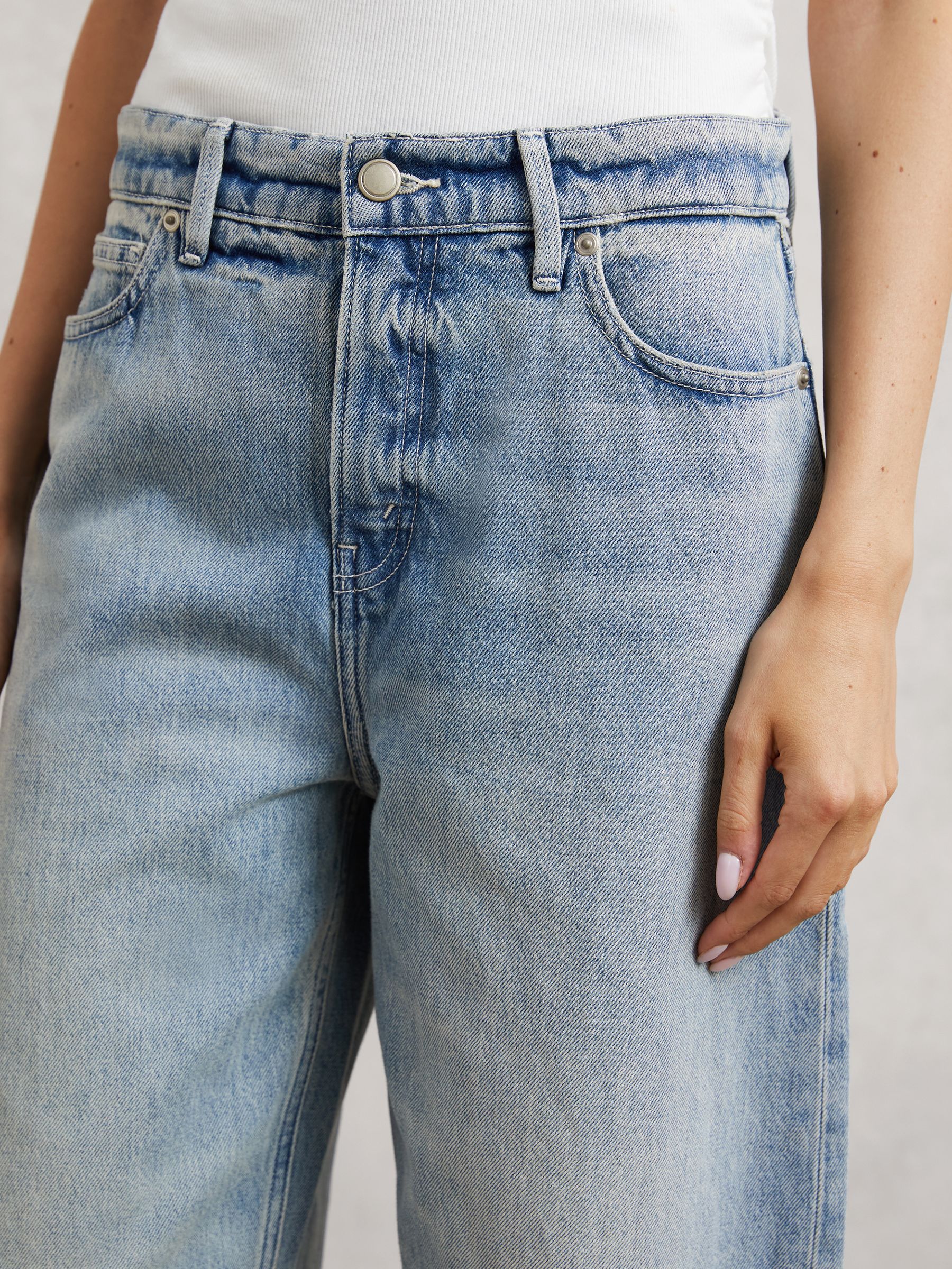 Good American Relaxed Barrel Jeans in Indigo Blue - image 5