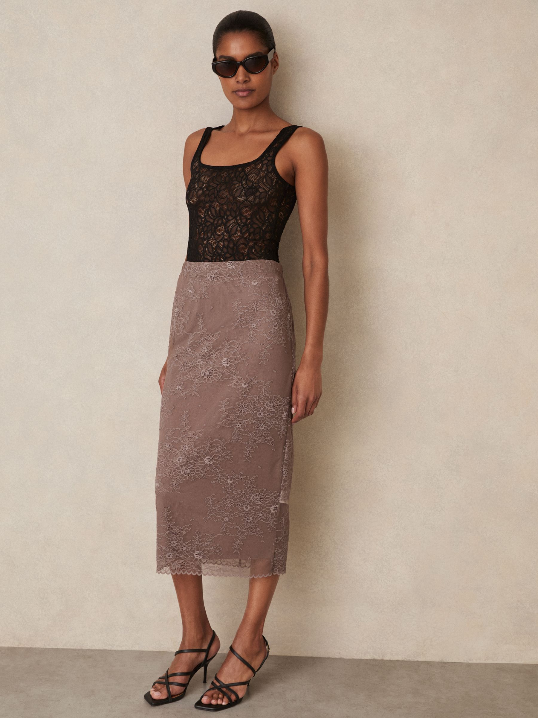 Floral Print Lace Bodysuit in Black - Image 6 of 7