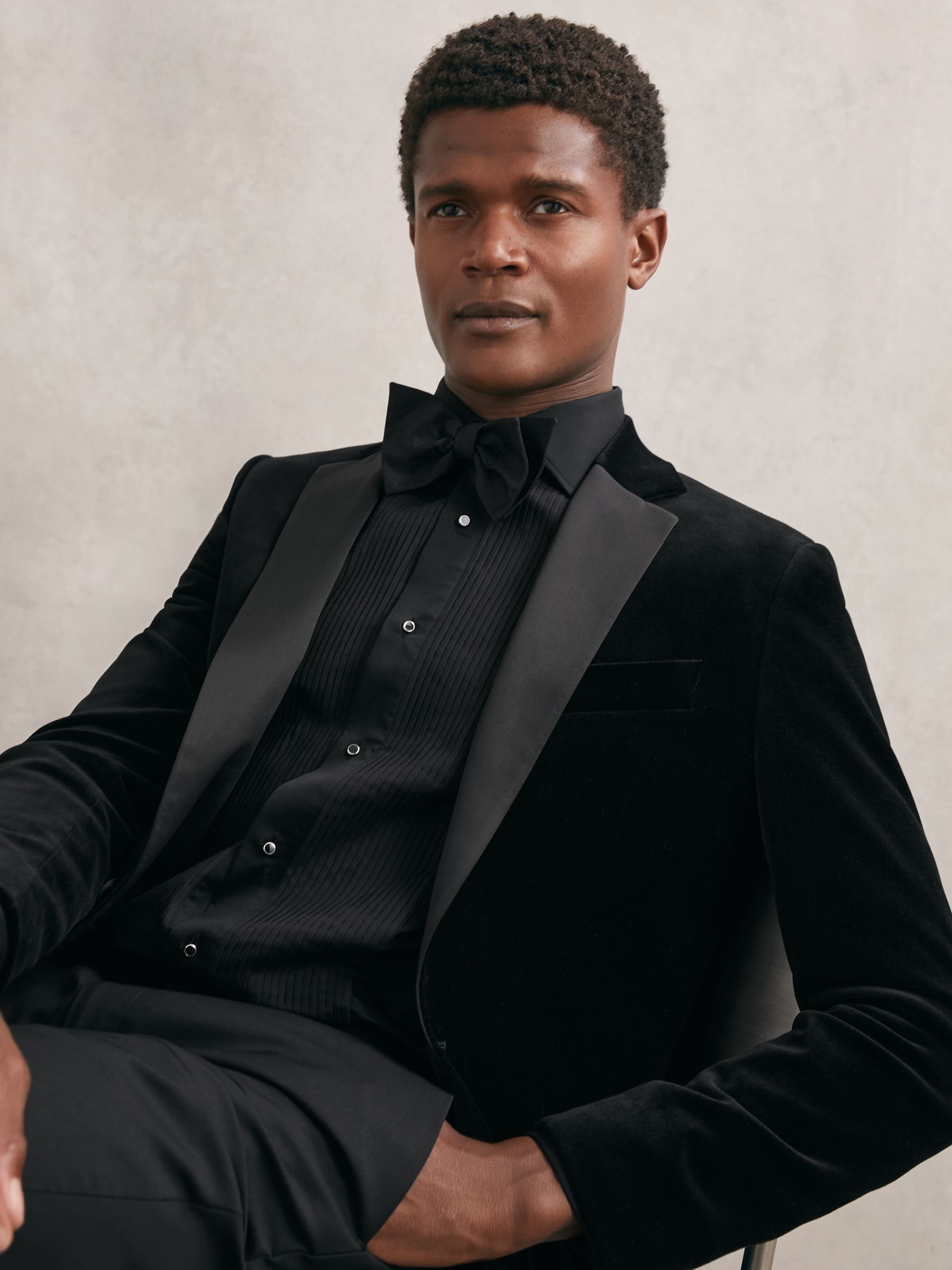 Slim Fit Cotton Double-Cuff Dinner Shirt in Black - Image 4 of 7