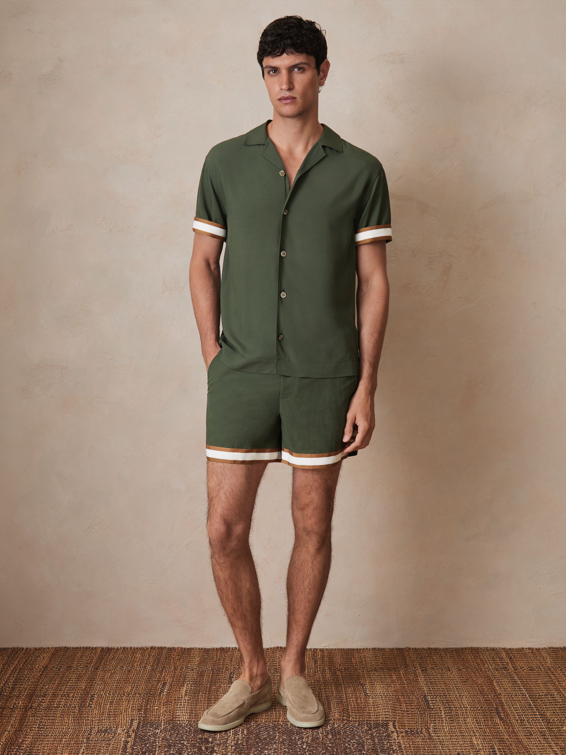Reiss | Ché Stripe-Cuff Shirt in Pine Green - Image 3 of 7