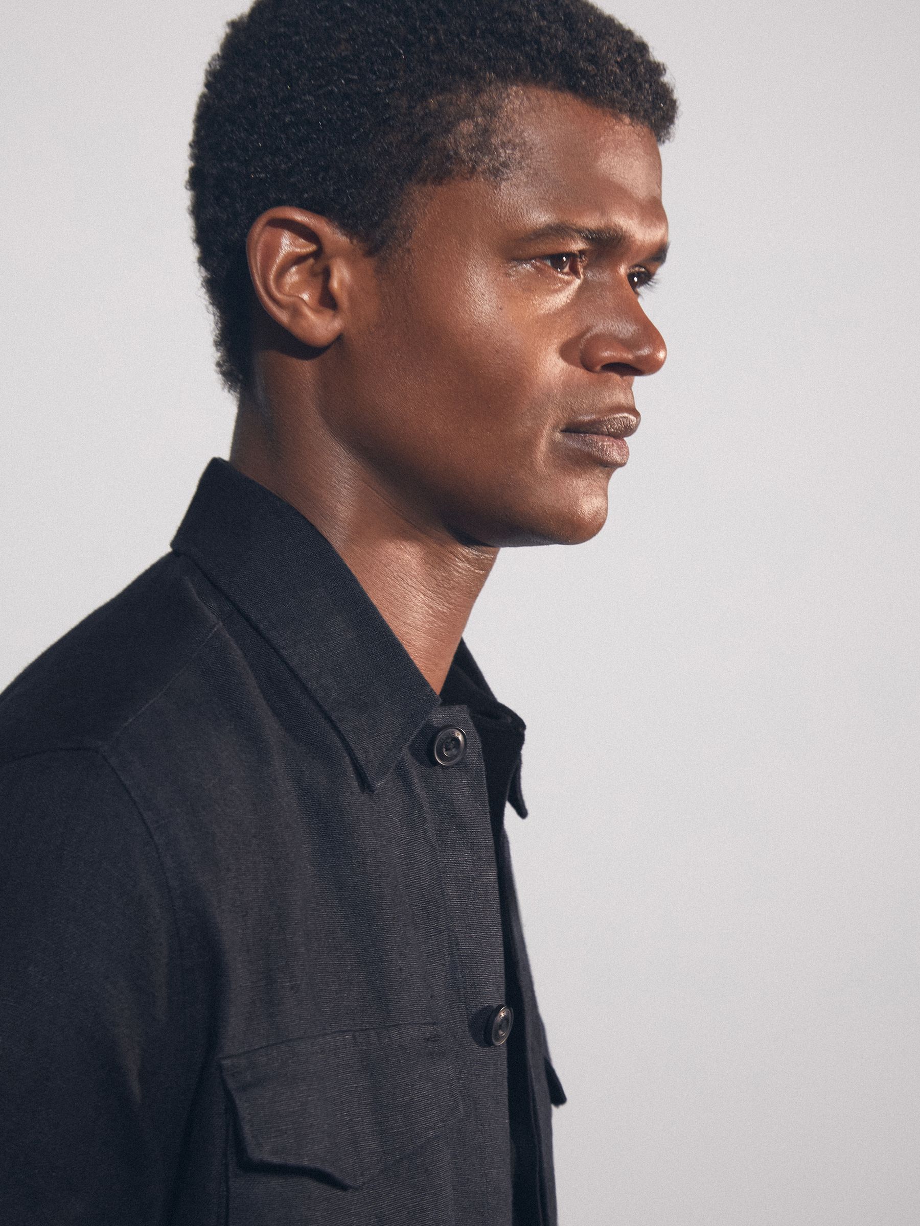 Linen Twin-Pocket Overshirt in Navy - Image 4 of 7