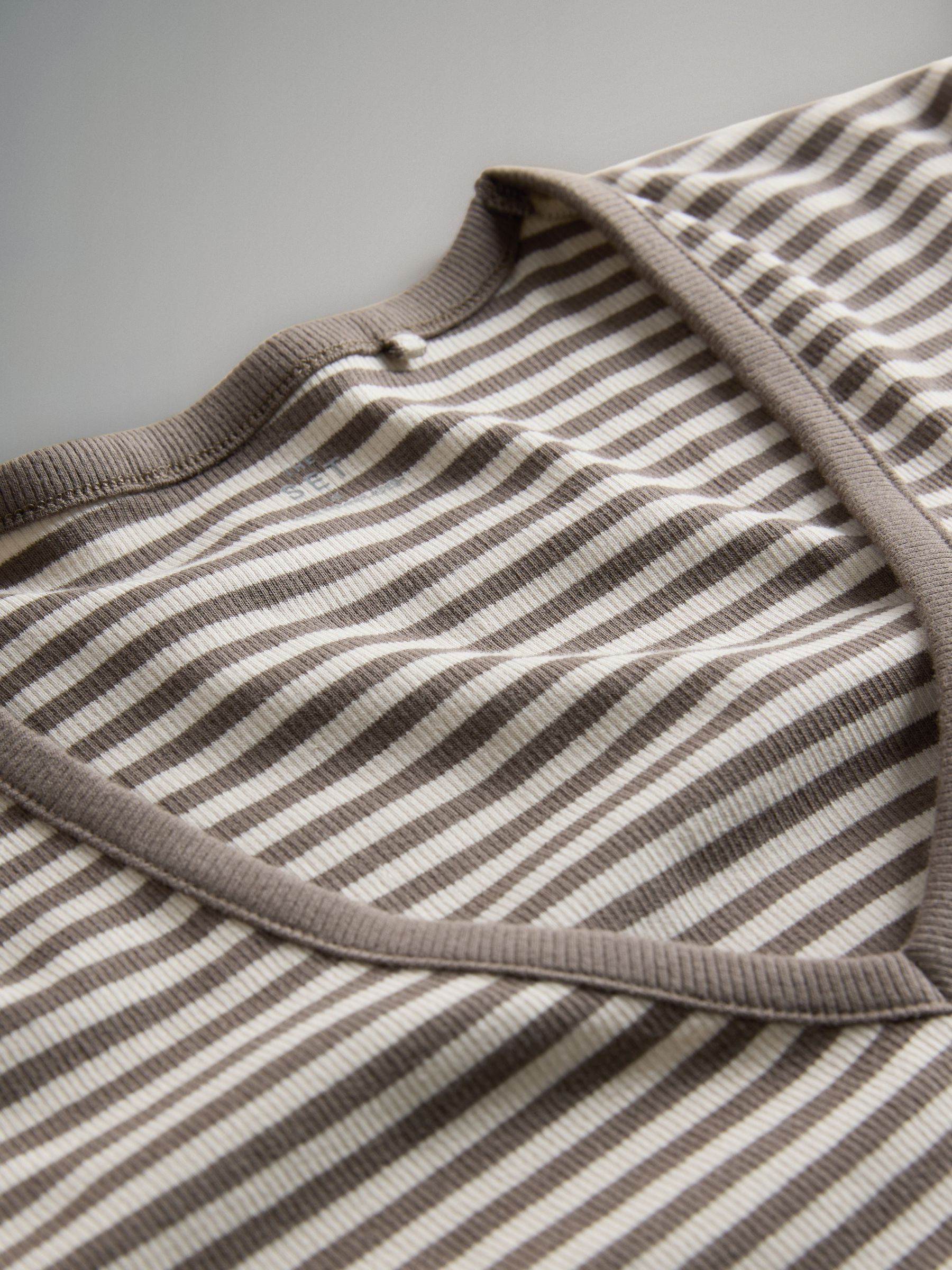 Black/ Light Khaki/ Cream/ Stripe/ Brown 5 Pack V Neck Long Sleeve Ribbed T-Shirts - Image 6 of 6