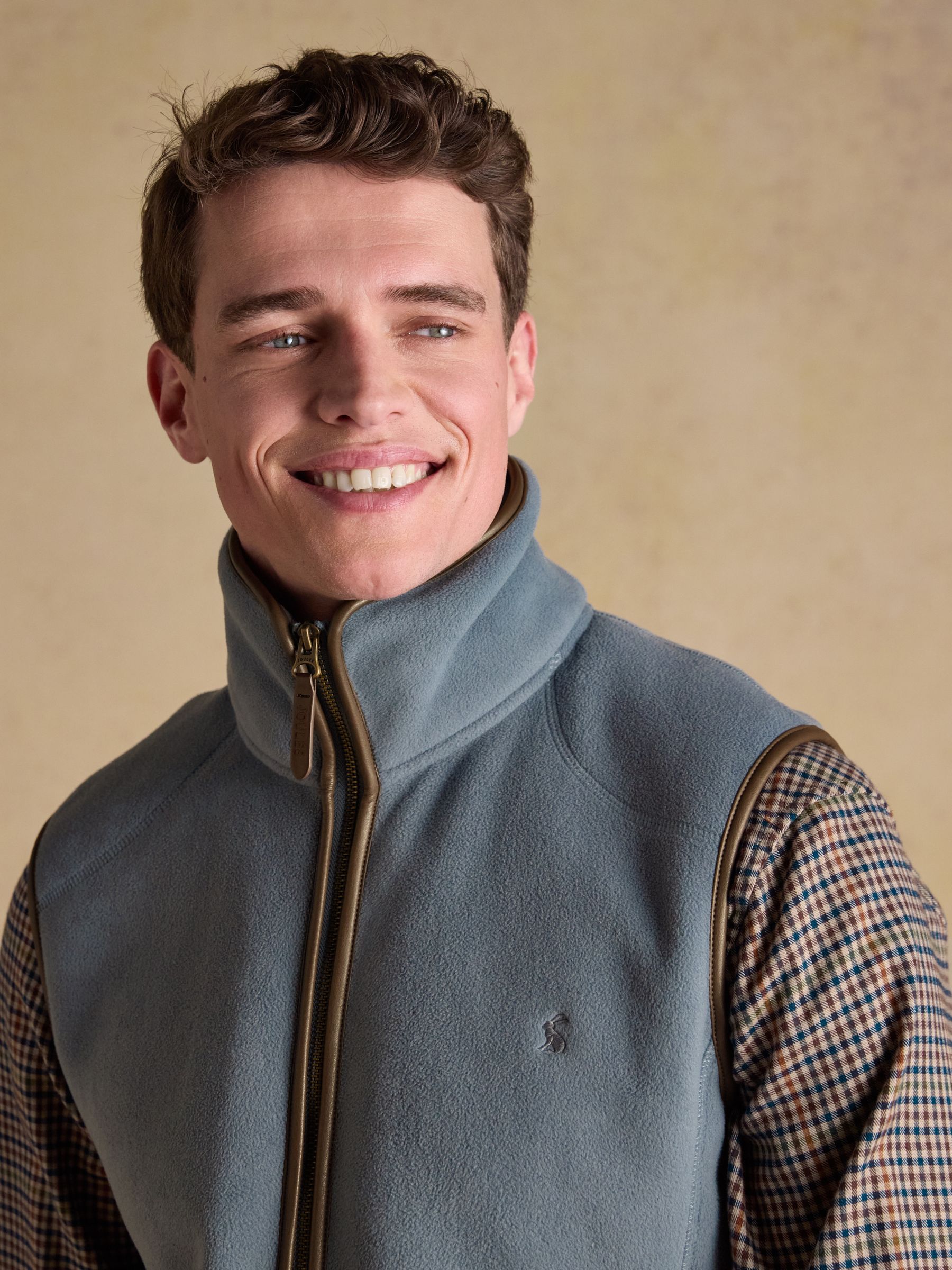 Heritage Fleece Chambray Blue Gilet - Image 10 of 12