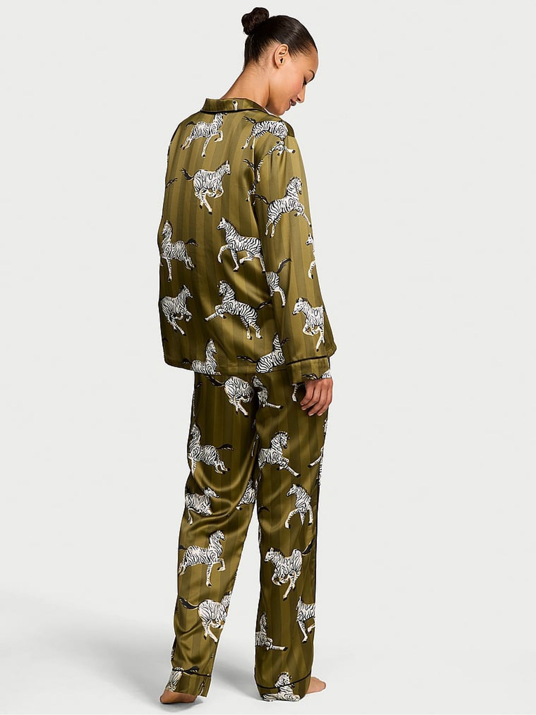 Green Chameleon Zebra Satin Long Pyjama Set - Image 2 of 2