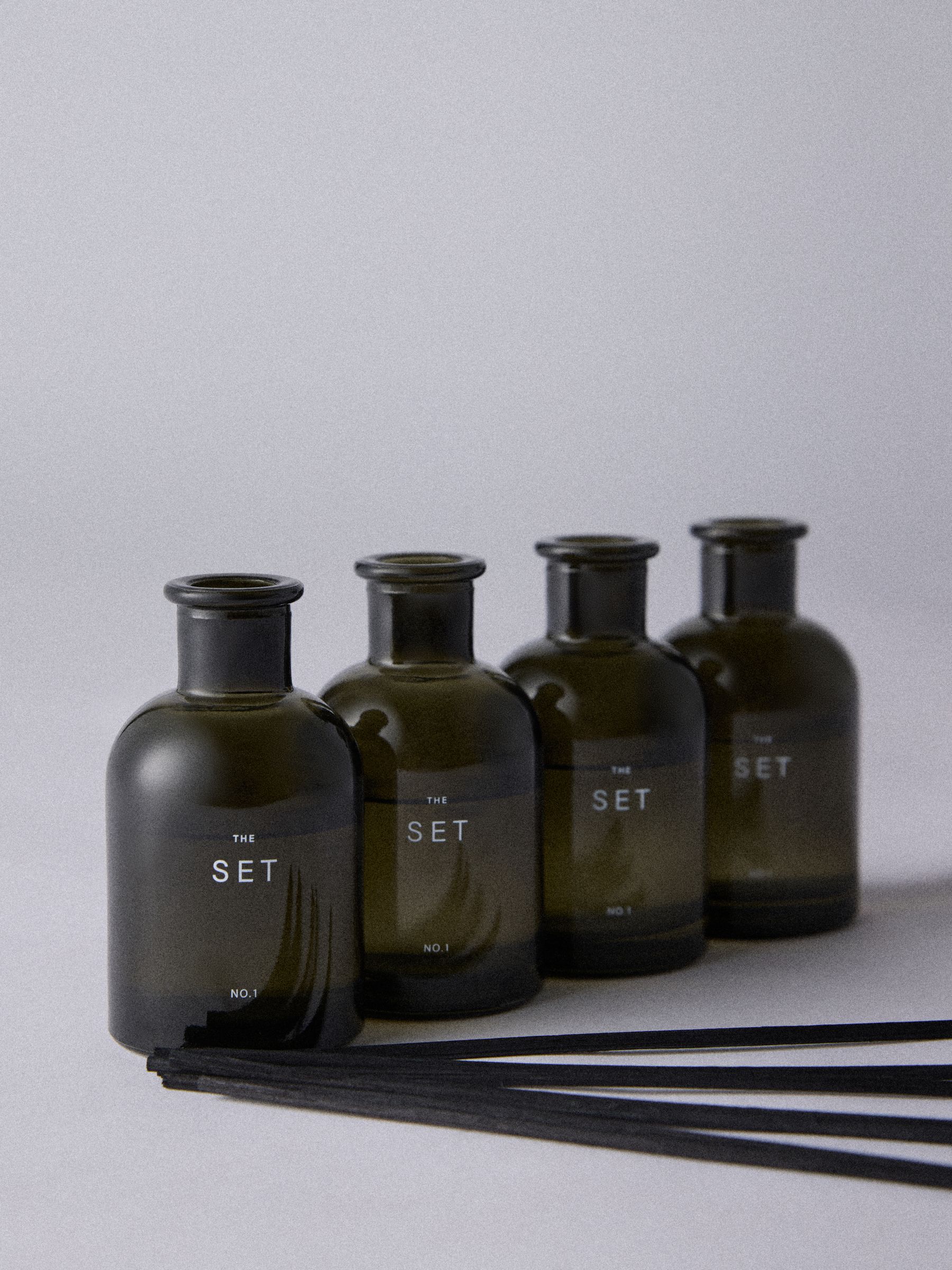 The Set 4 Pack Ginger and Lime Diffusers - Image 3 of 8