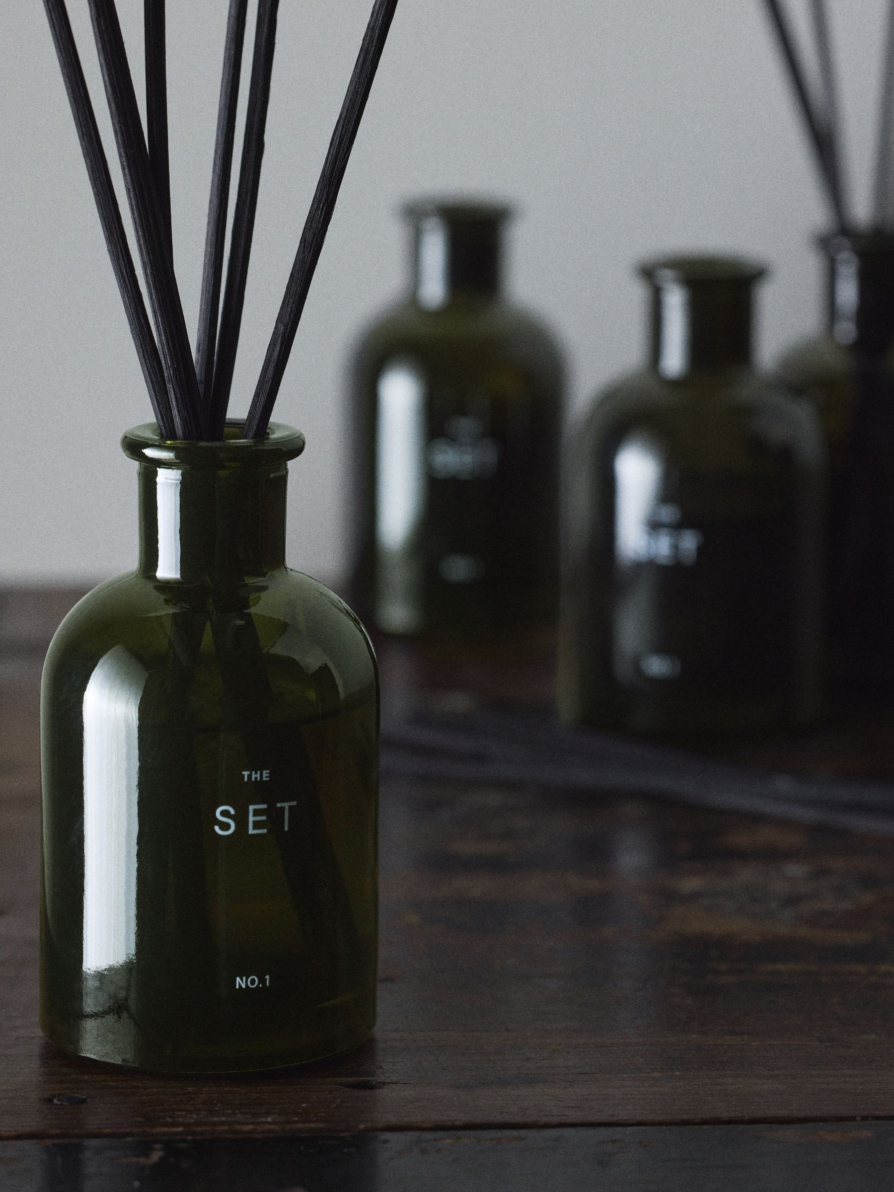 The Set 4 Pack Ginger and Lime Diffusers - Image 5 of 8