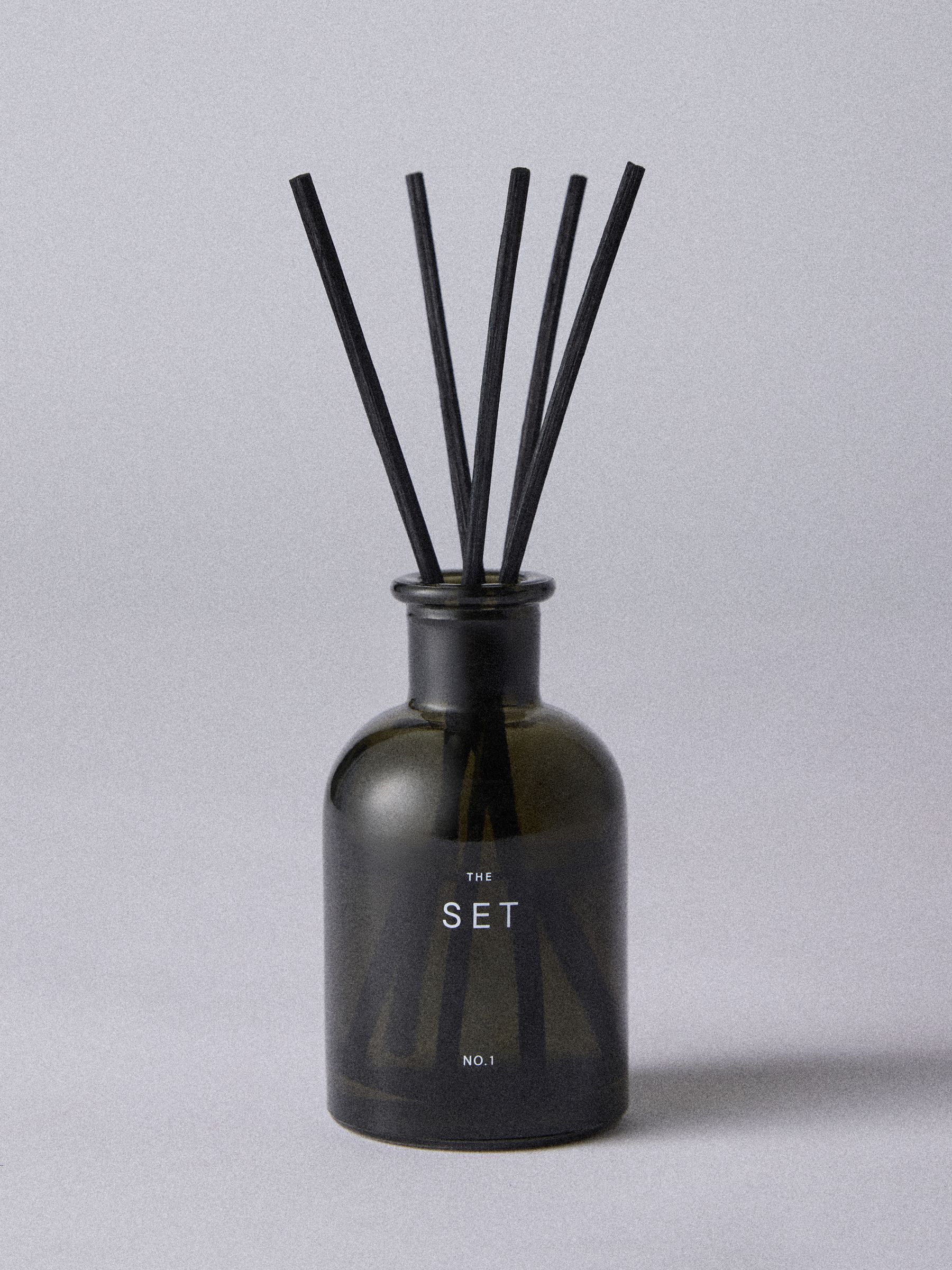 The Set 4 Pack Ginger and Lime Diffusers - Image 6 of 8
