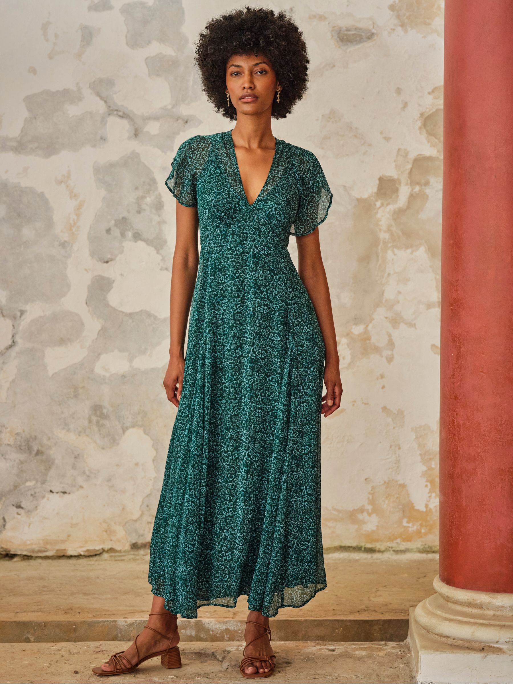 V&A | FatFace Maisie Green Seaflower Regular Maxi Dresses - Image 1 of 7