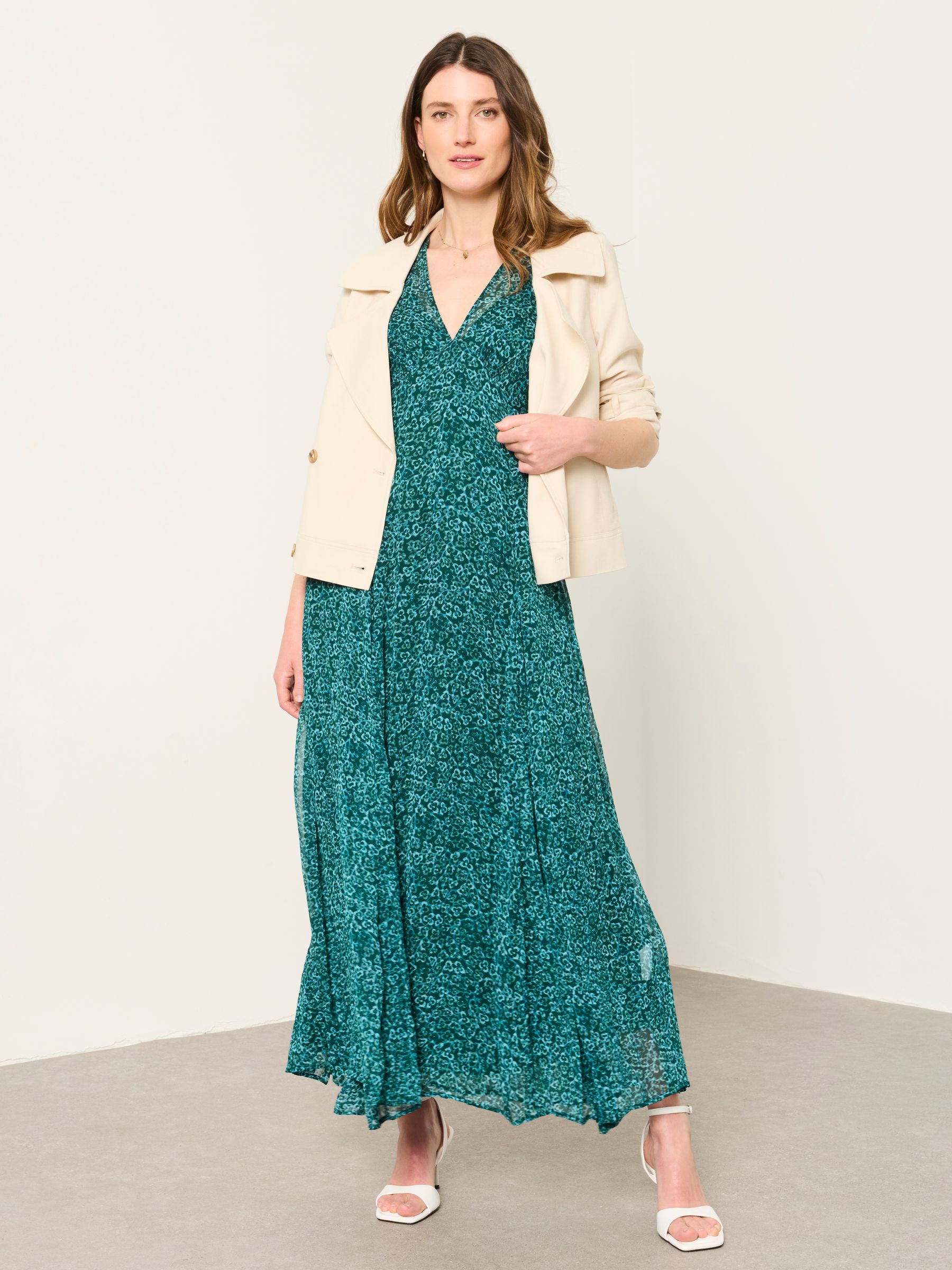 V&A | FatFace Maisie Green Seaflower Regular Maxi Dresses - Image 6 of 6 V&A | FatFace Maisie Green Seaflower Regular Maxi Dresses - Image 6 of 6