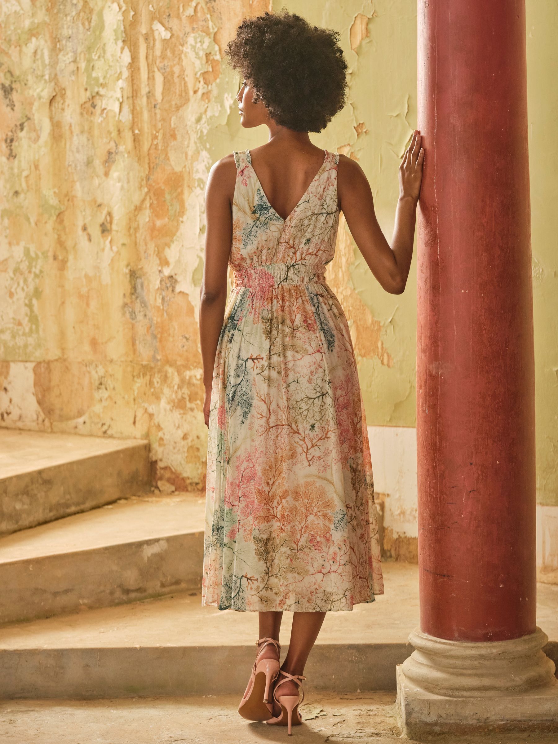 V&A | FatFace Maggie Ivory Kilburn Seaweed Regular Midi Dress - Image 3 of 7