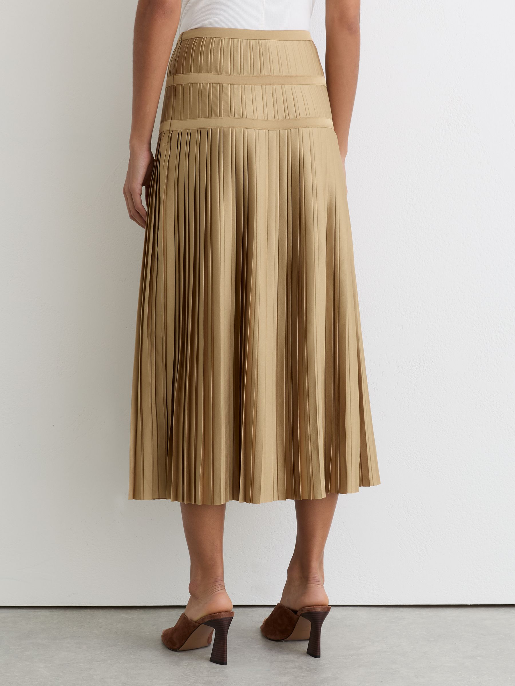 Pleated Midi Skirt in Gold - image 3