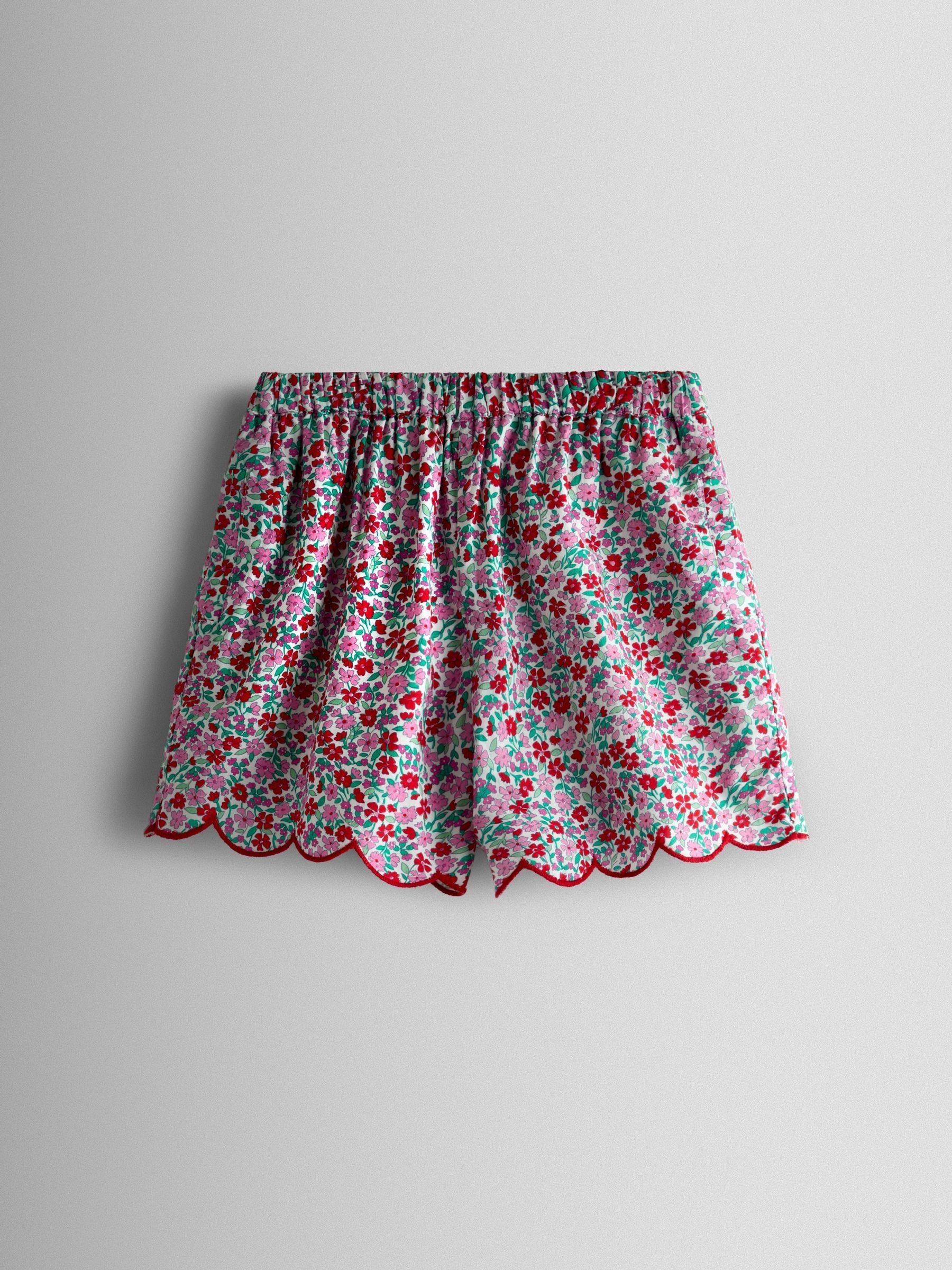 Red Floral Scalloped Collared Shirt and Shorts Set - Image 4 of 6
