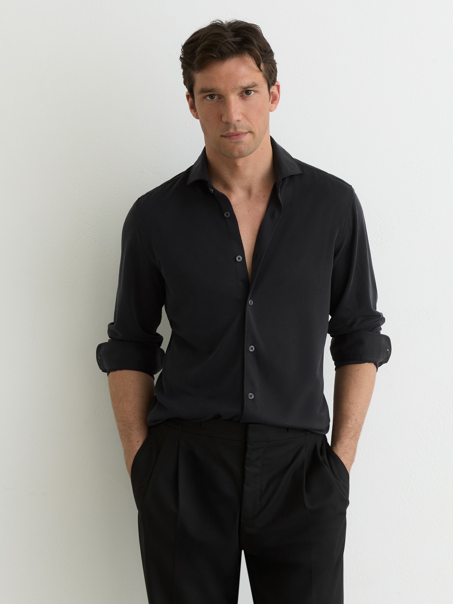 Stretch-Modal Cutaway-Collar Shirt Regular-Fit in Washed Black - Image 4 of 7