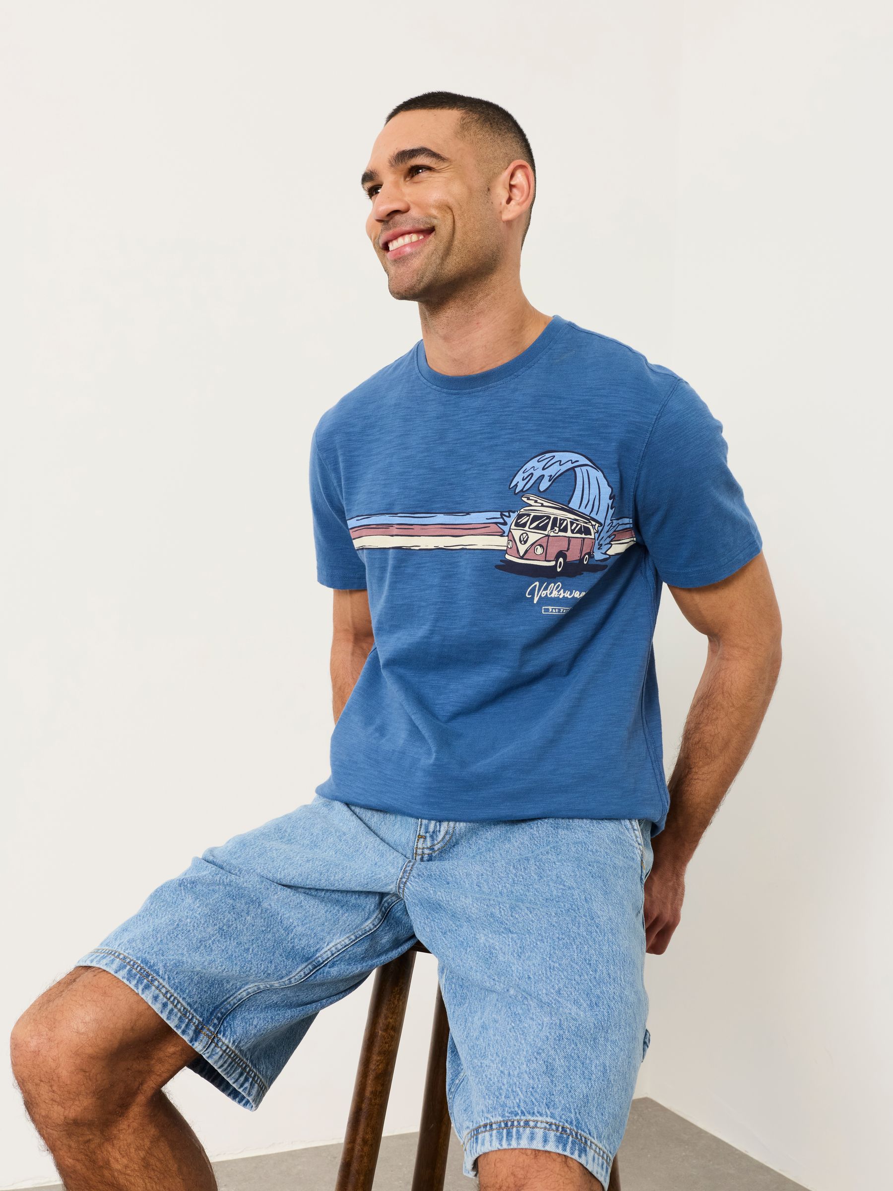 French Navy VW Wave Graphic Tshirt - Image 5 of 6