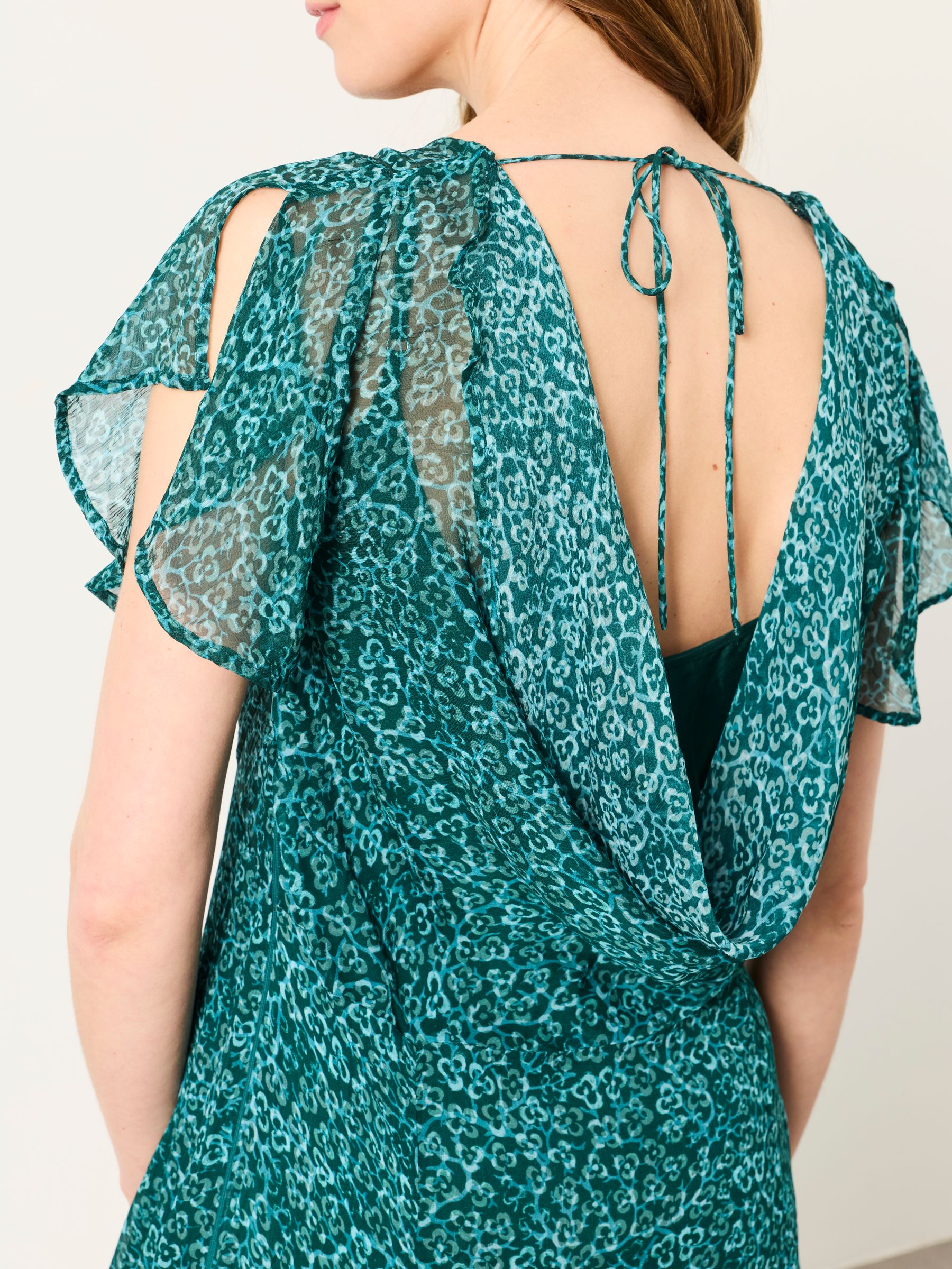 V&A | FatFace Maisie Green Seaflower Petite Maxi Dresses | FatFace USA