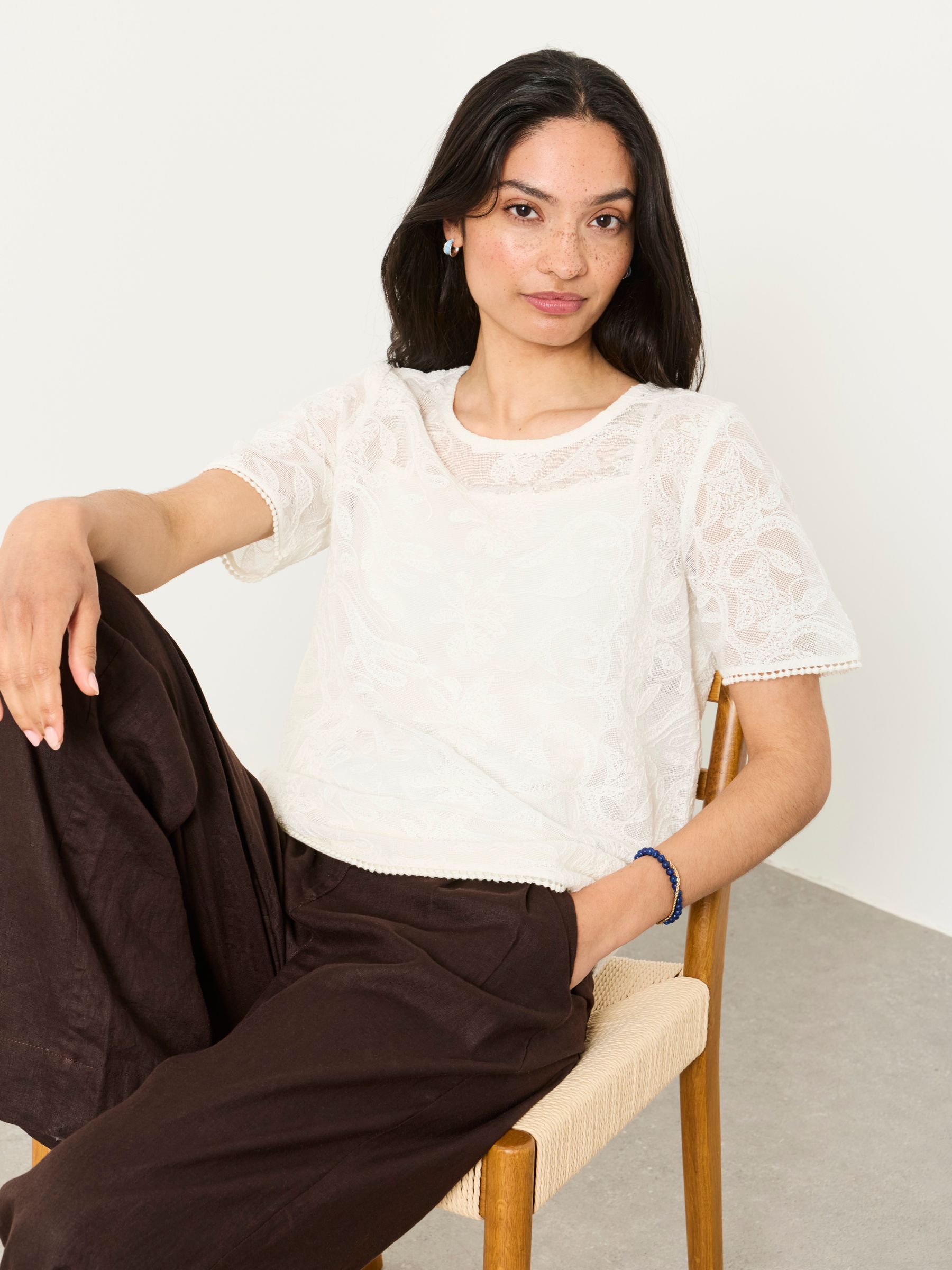 Chloe White Lace 2 in 1 T-Shirt - Image 4 of 5