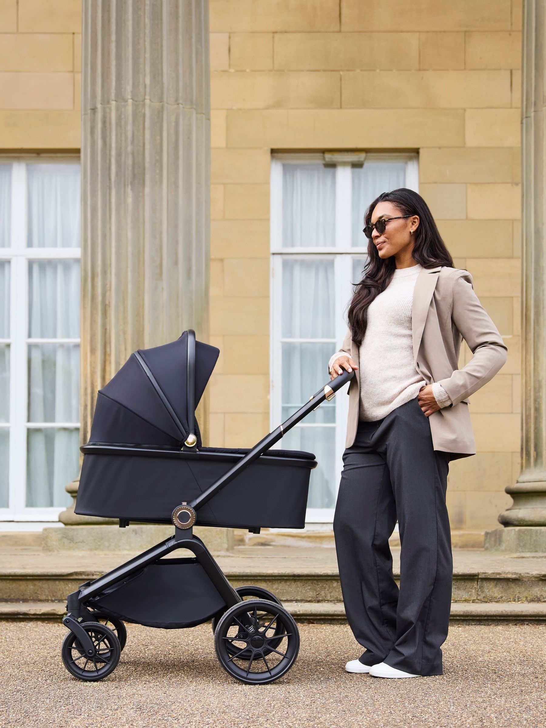 Ickle Bubba 12 Piece Black Altima Travel System with Stratus isize - Image 1 of 6