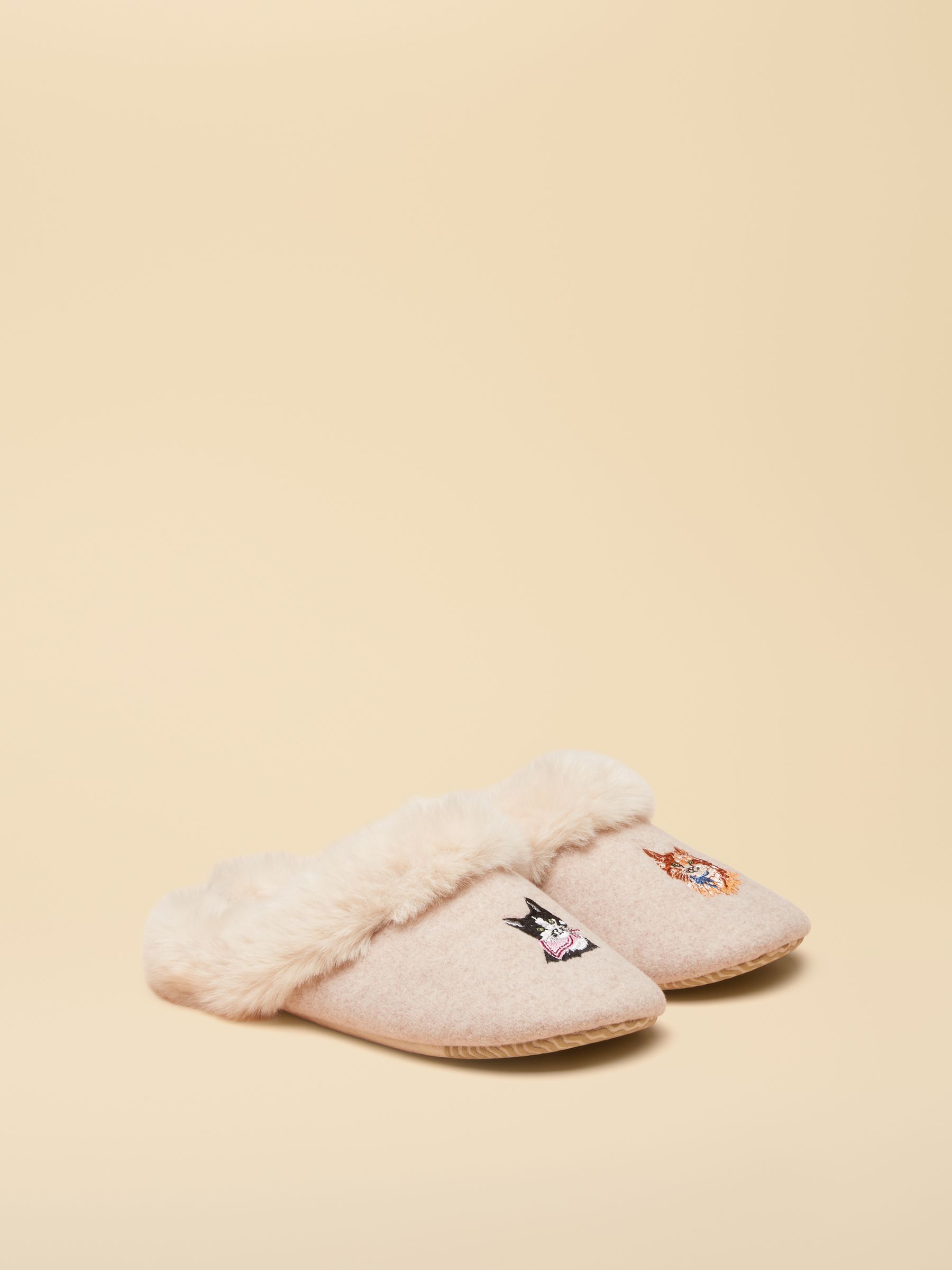 Slippet Luxe Oat Cat Slippers - Image 1 of 6