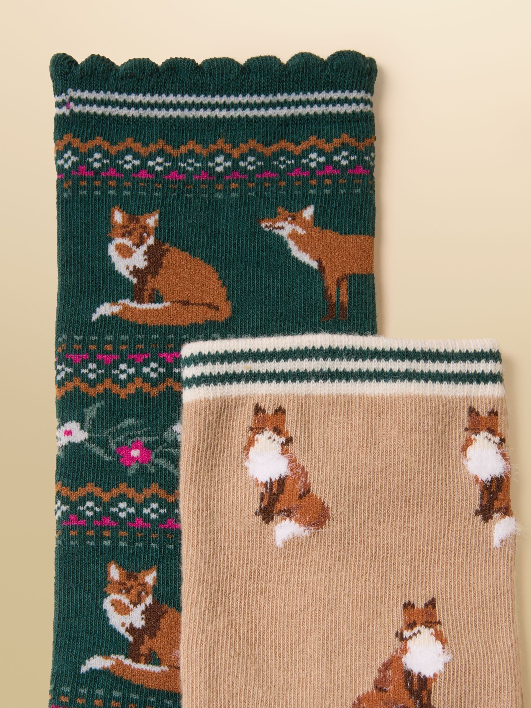 Women's Everyday Neutral and Green Fox Cotton Blend Socks 2 Pack (size 4-8) - Image 2 of 3