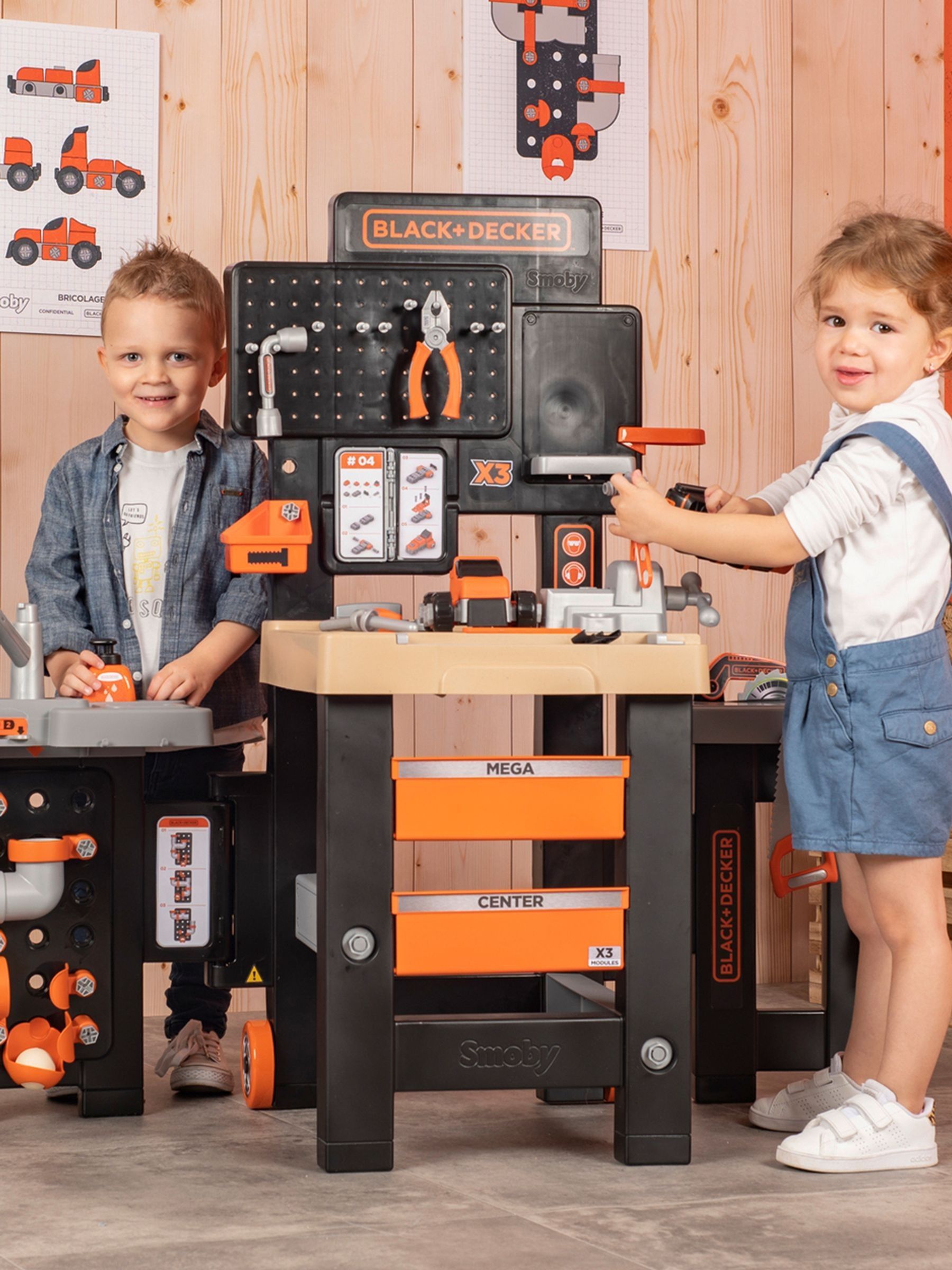 Smoby Black & Decker Mega Construction Centre - Image 1 of 6