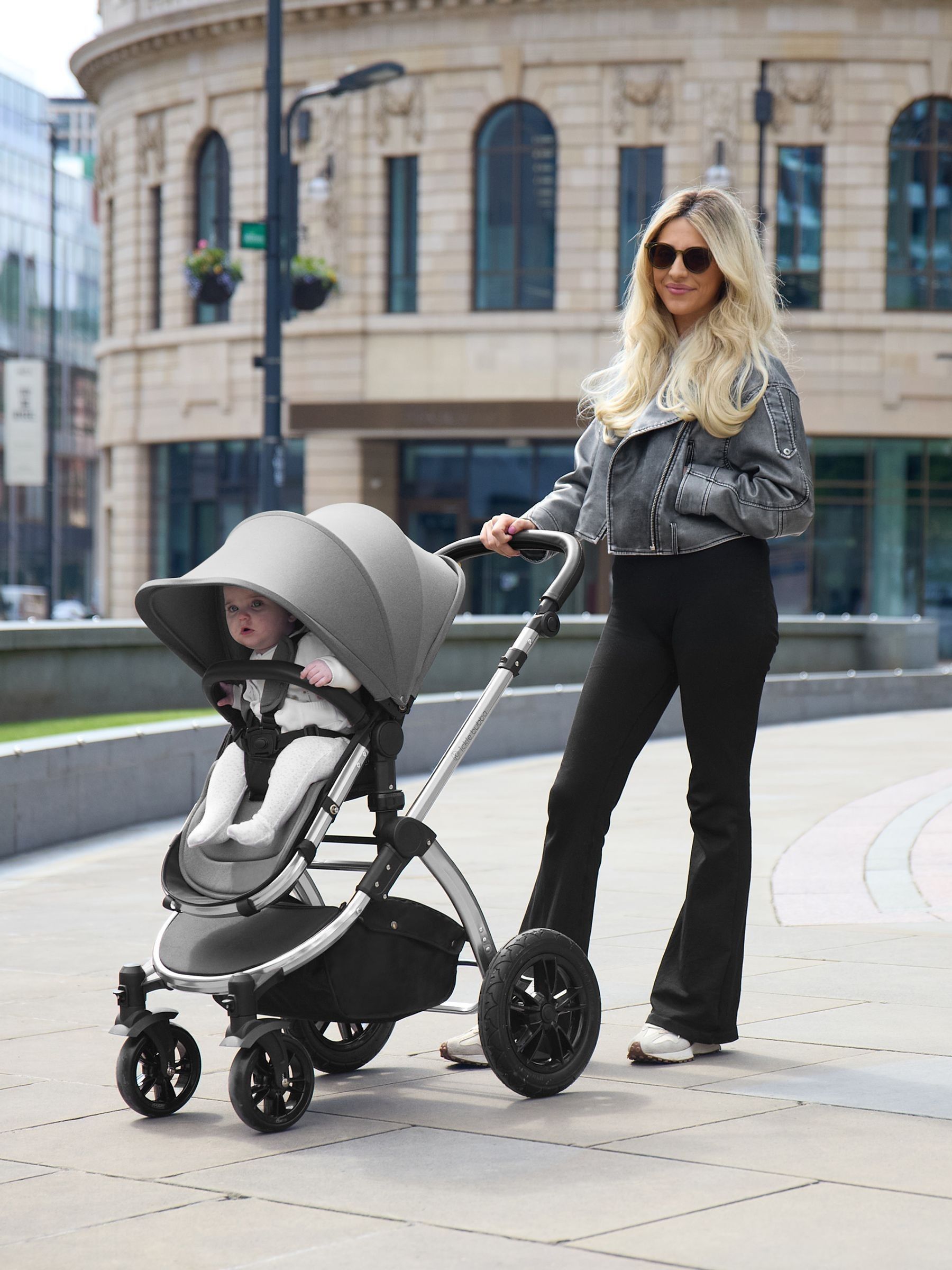 Ickle Bubba 12 Piece Grey Stomp Luxe Travel System with iSize Cirrus Car Seat - Image 1 of 6