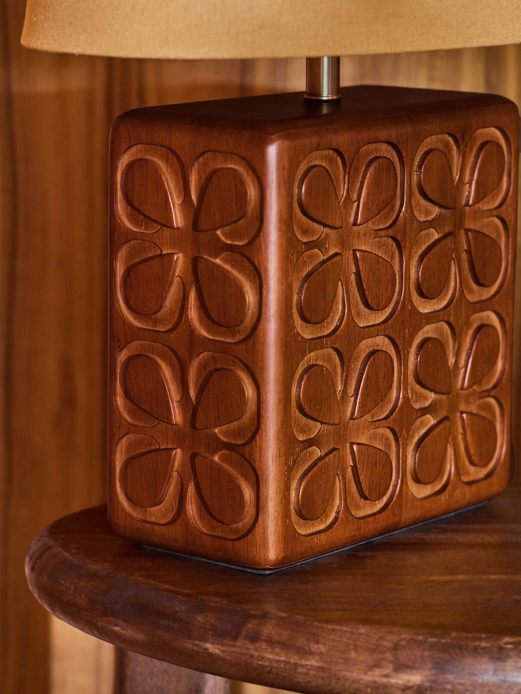 Poodle & Blonde Wood Potting Shed Table Lamp - Image 3 of 6