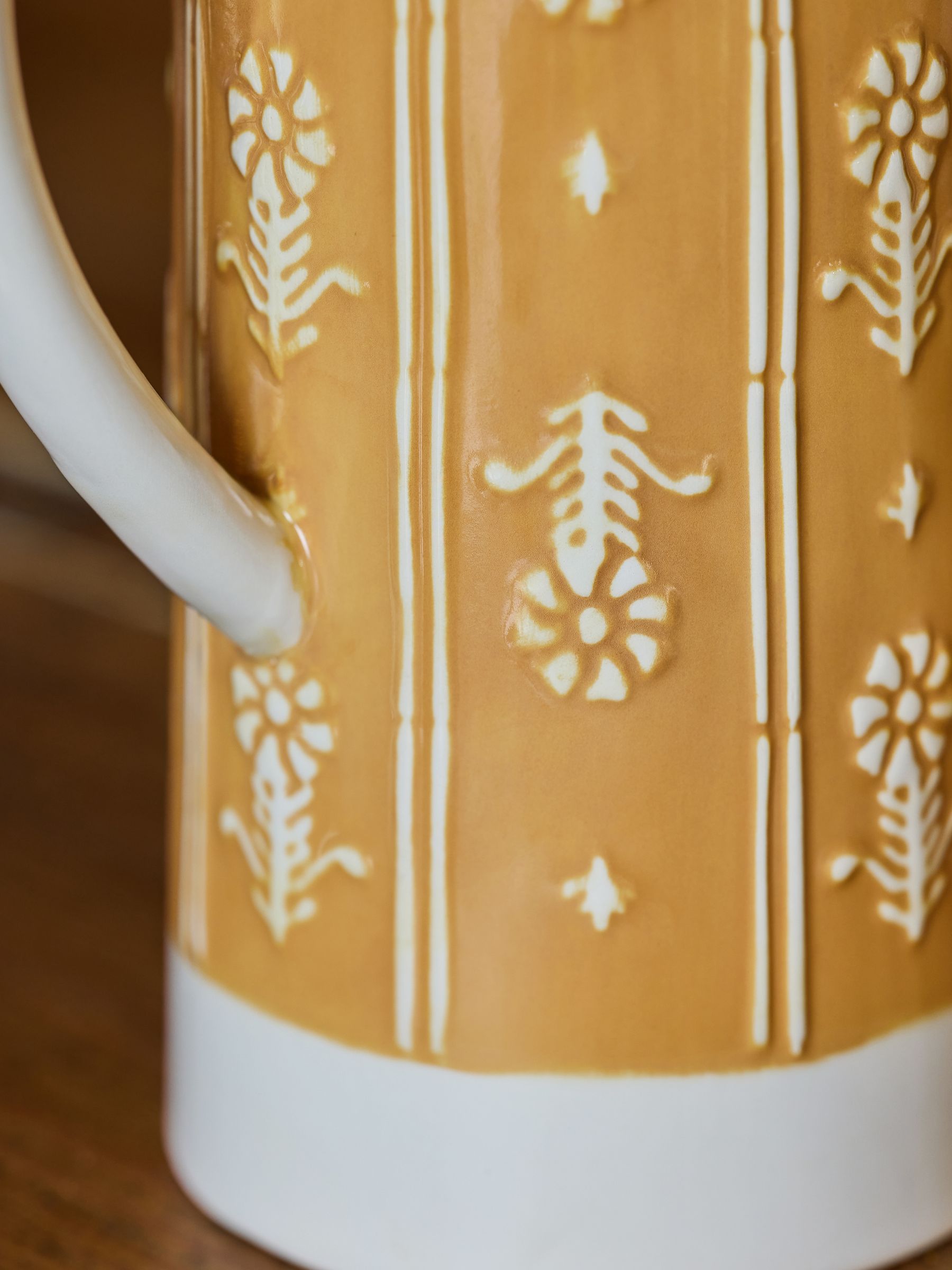 Yellow/White Floral Jug Vase - Image 4 of 5
