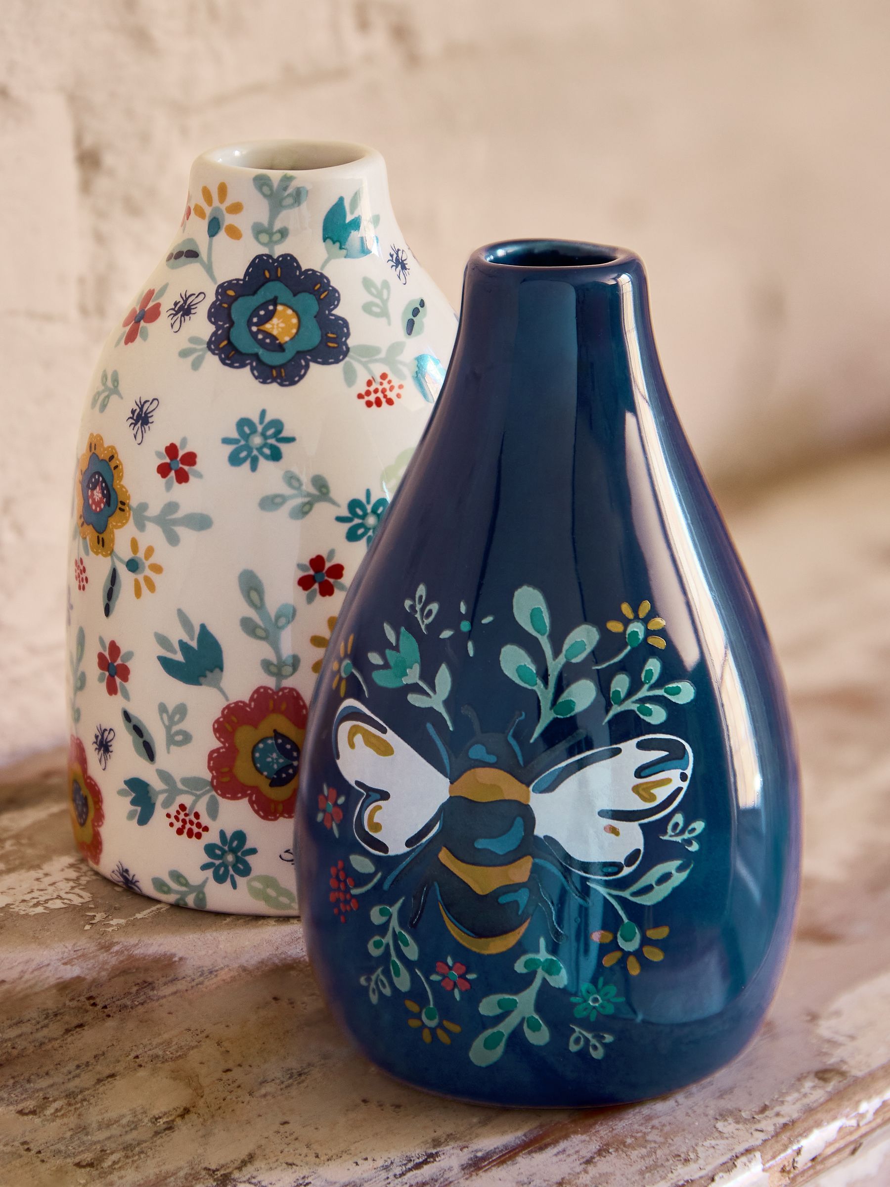 Set of 2 Yellow/White Ditsy Bee Bud Vases - Image 3 of 4