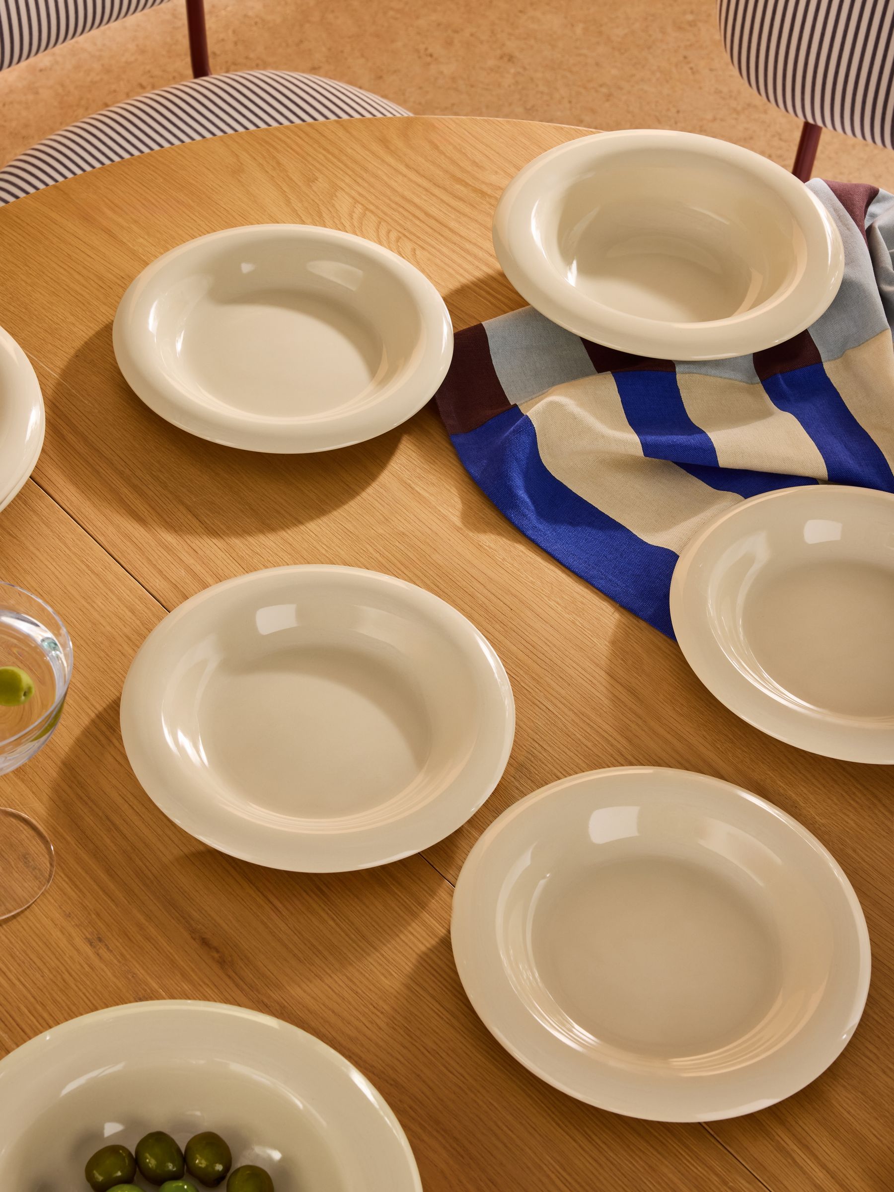 Set of 4 Quell Side Plates in Cream - Image 1 of 2