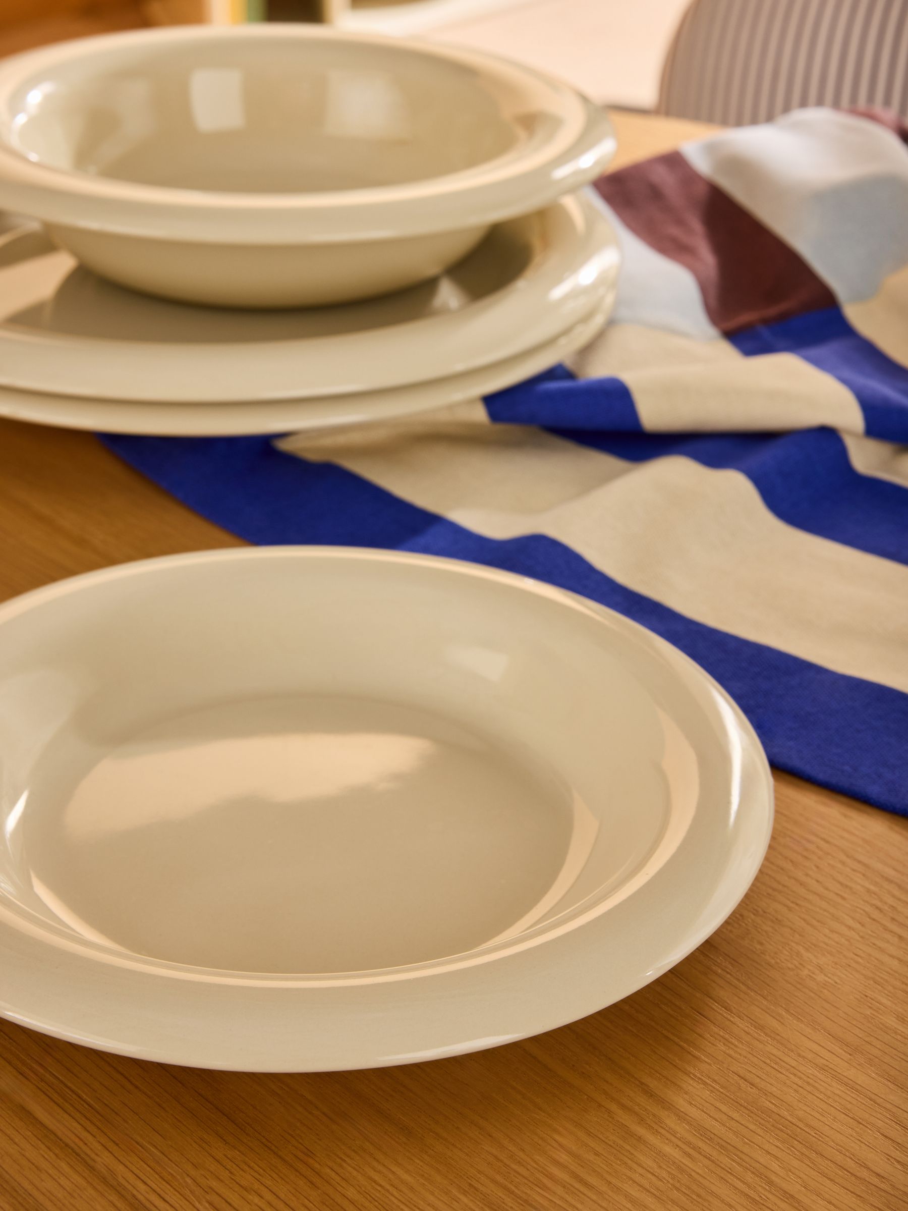 Set of 4 Quell Side Plates in Cream - Image 2 of 2