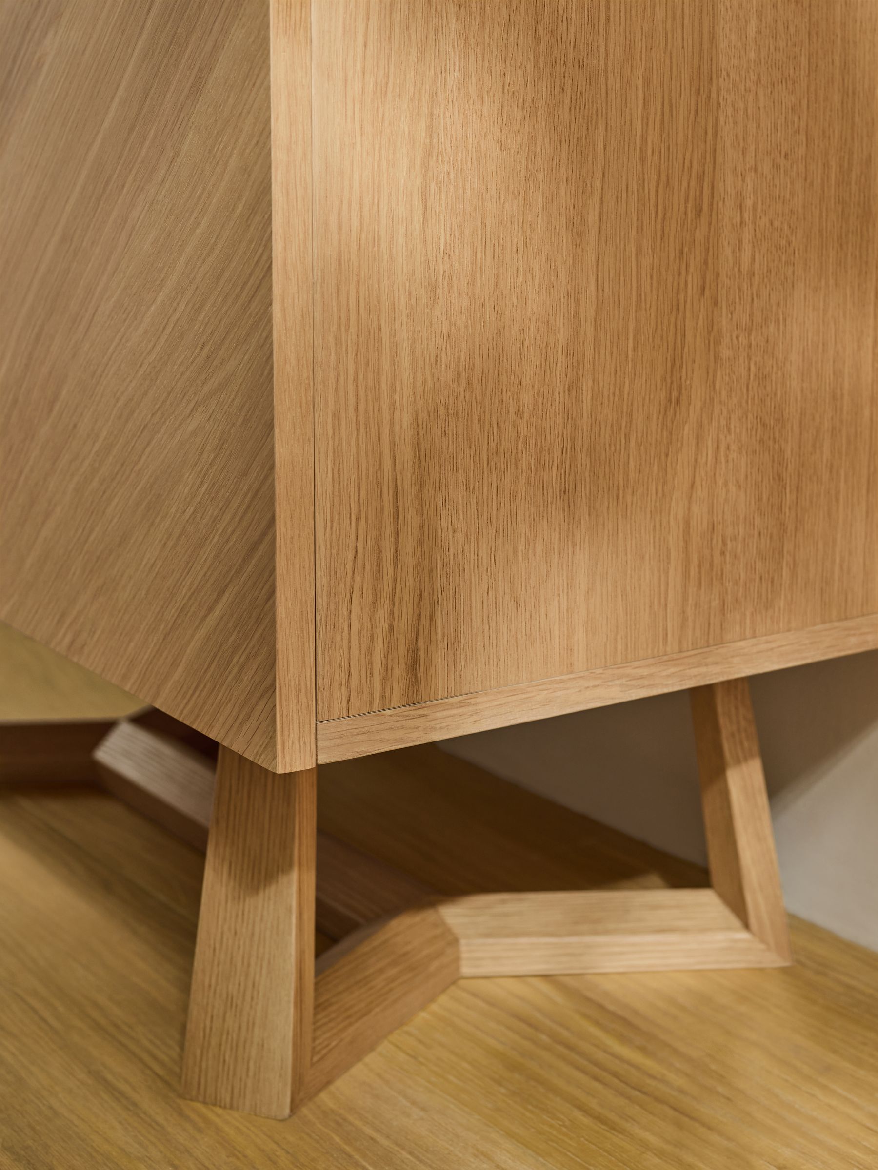 Belgrave Tall Sideboard in Oak - Image 2 of 7