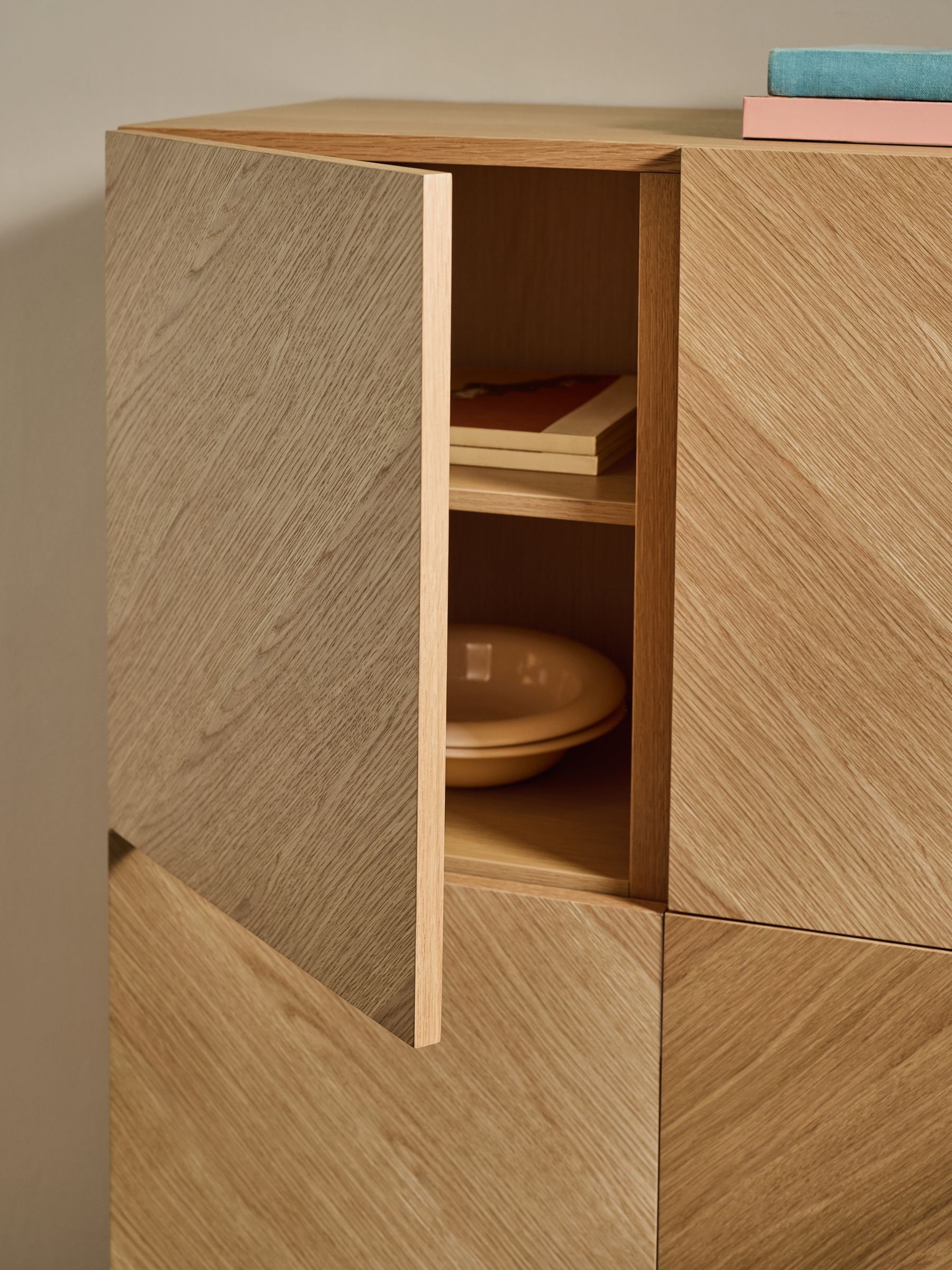 Belgrave Tall Sideboard in Oak - Image 3 of 7