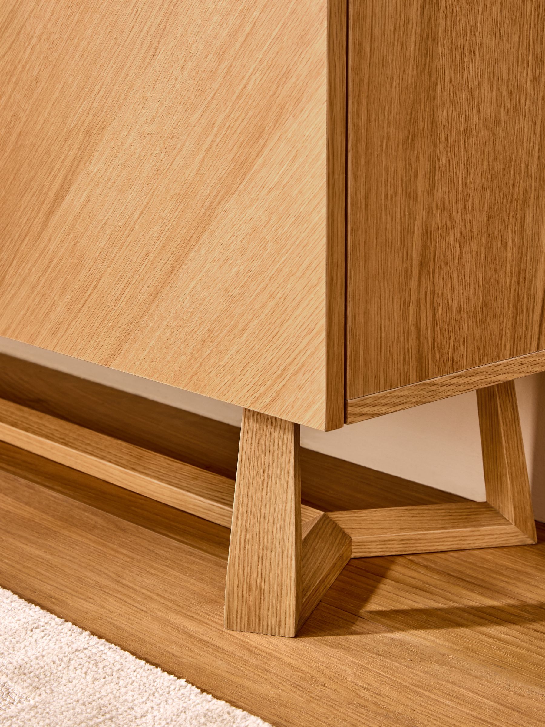 Belgrave Large Sideboard in Oak - Image 4 of 8