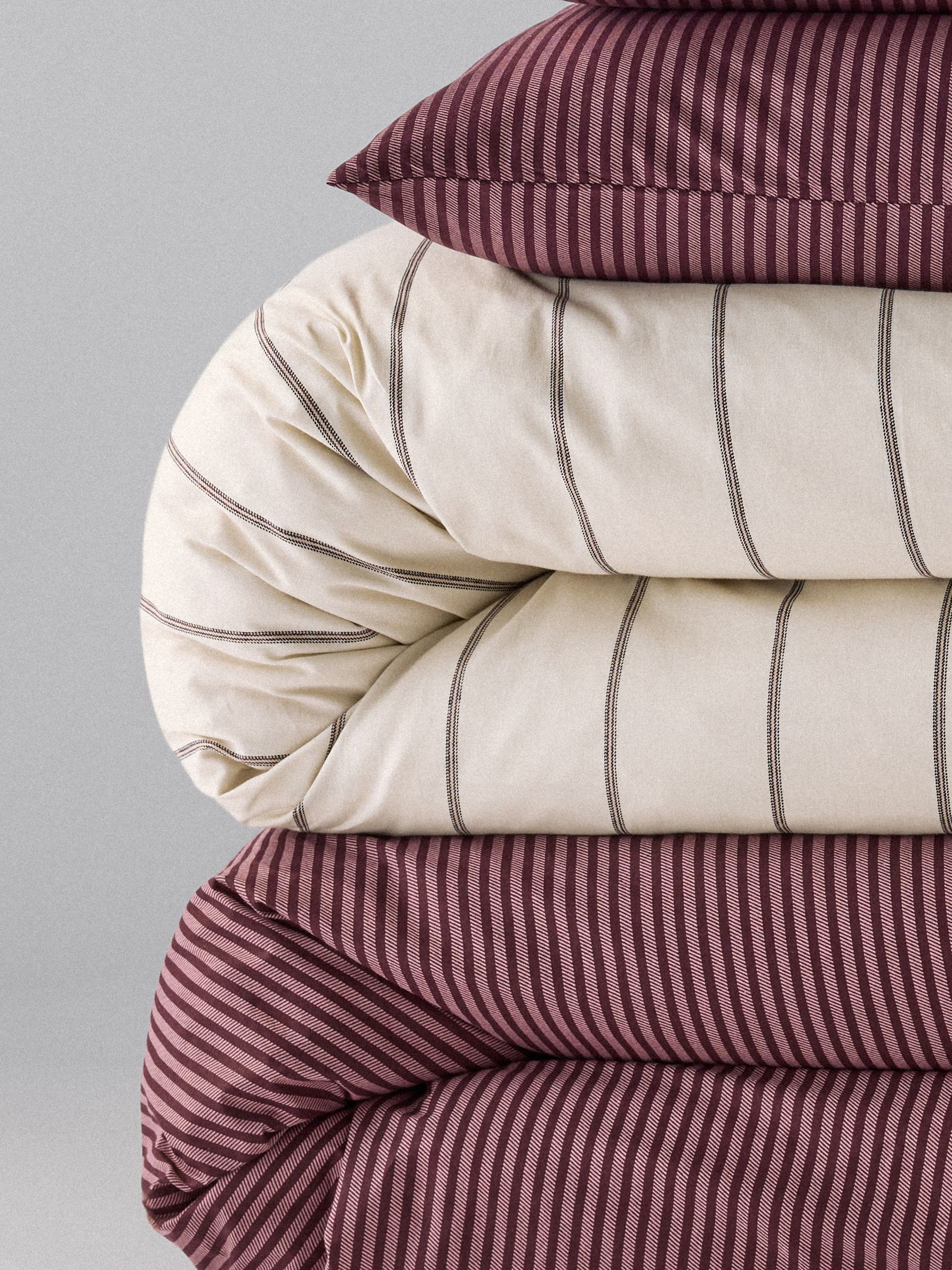 The Set 8 Piece Burgundy Stripe Duvet Cover and Pillowcase Set with Fitted Sheets - Image 6 of 6