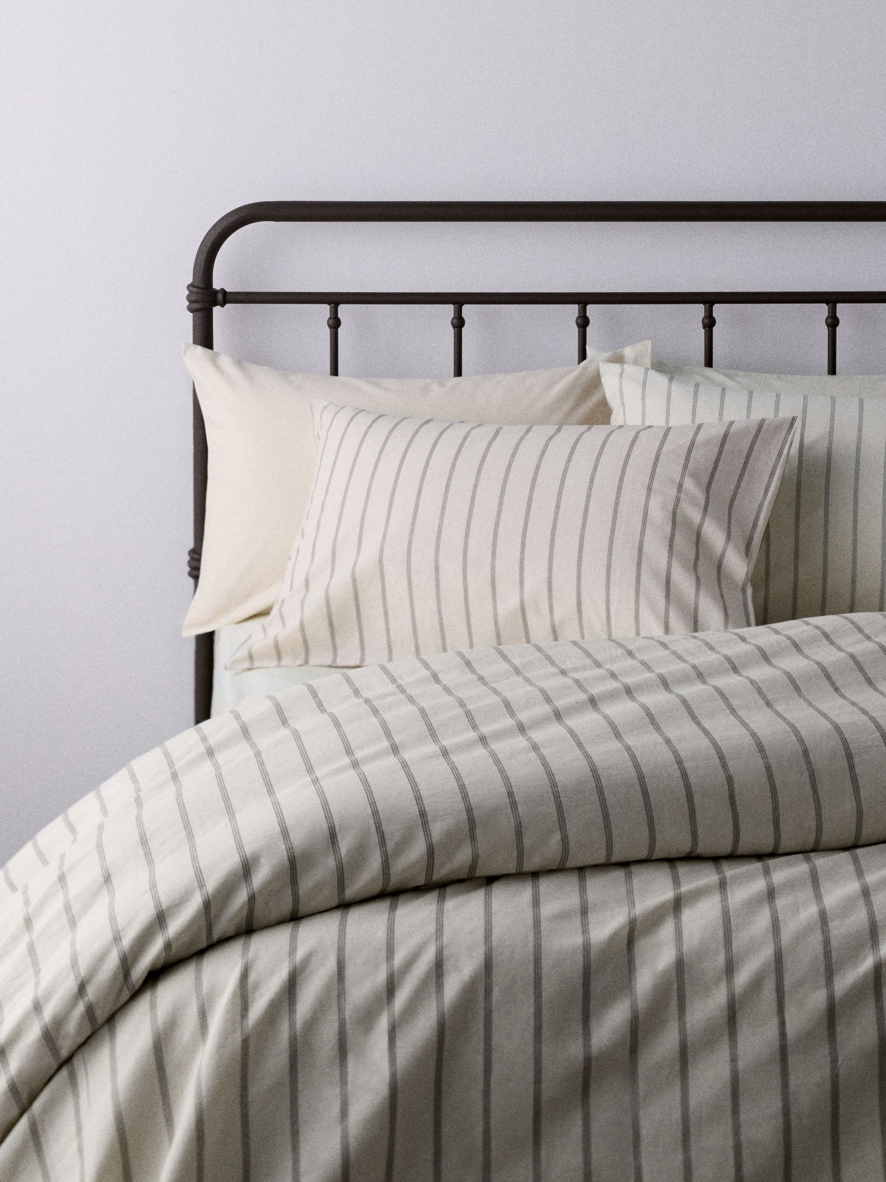 The Set 8 Piece Natural Placement Stripe Duvet Cover and Pillowcase Set with Fitted Sheets - Image 6 of 6