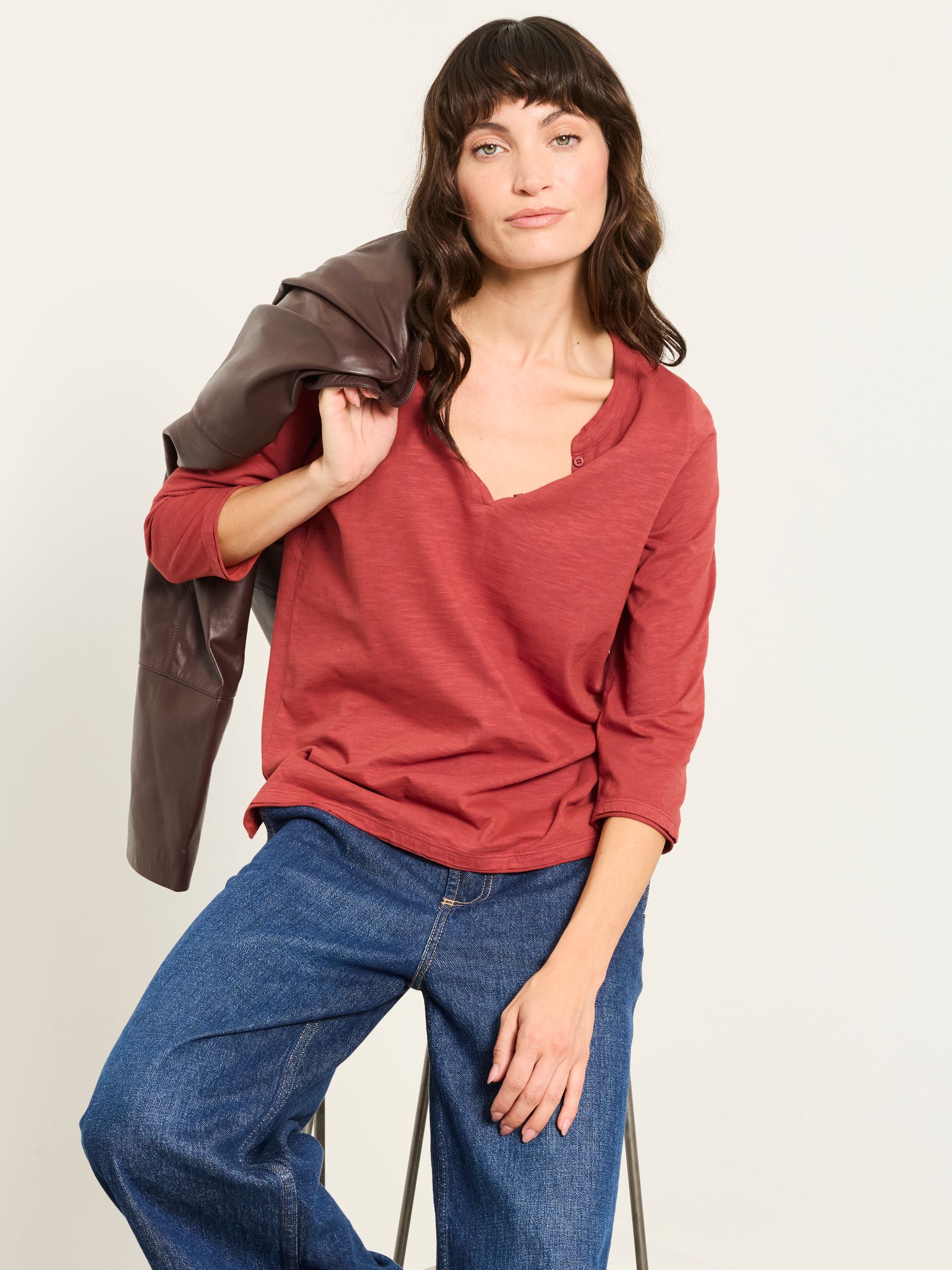 Aster Red 3/4 Sleeve V-Neck T-Shirt - Image 3 of 5