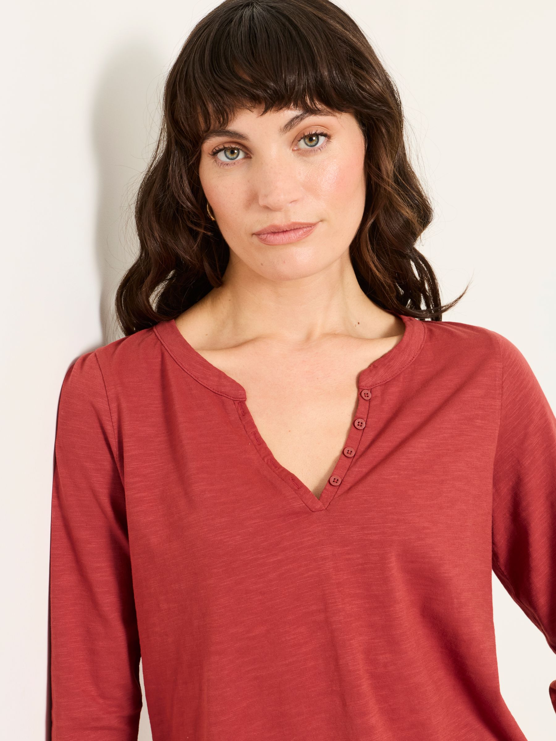 Aster Red 3/4 Sleeve V-Neck T-Shirt - Image 4 of 5