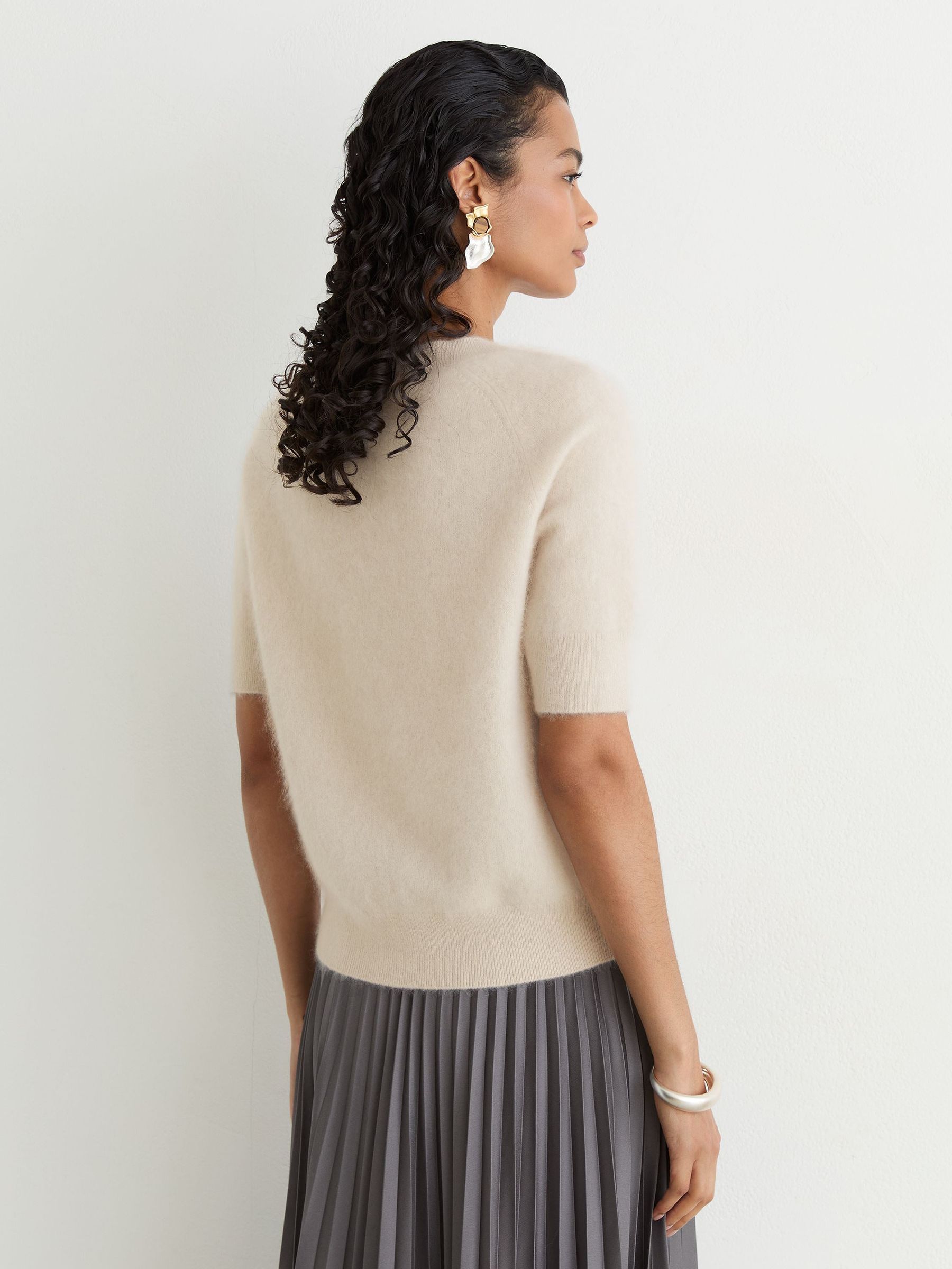 100% Brushed Cashmere Short-Sleeve Top in Grey - Image 5 de 6